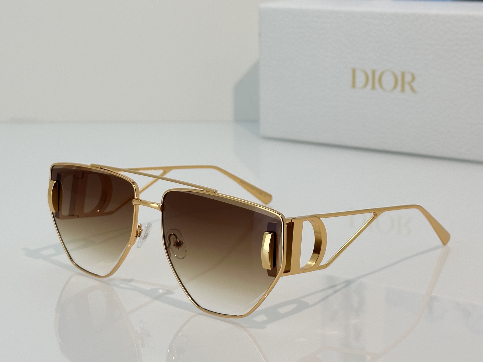 Designer Sunglasses DSGTA42UCR