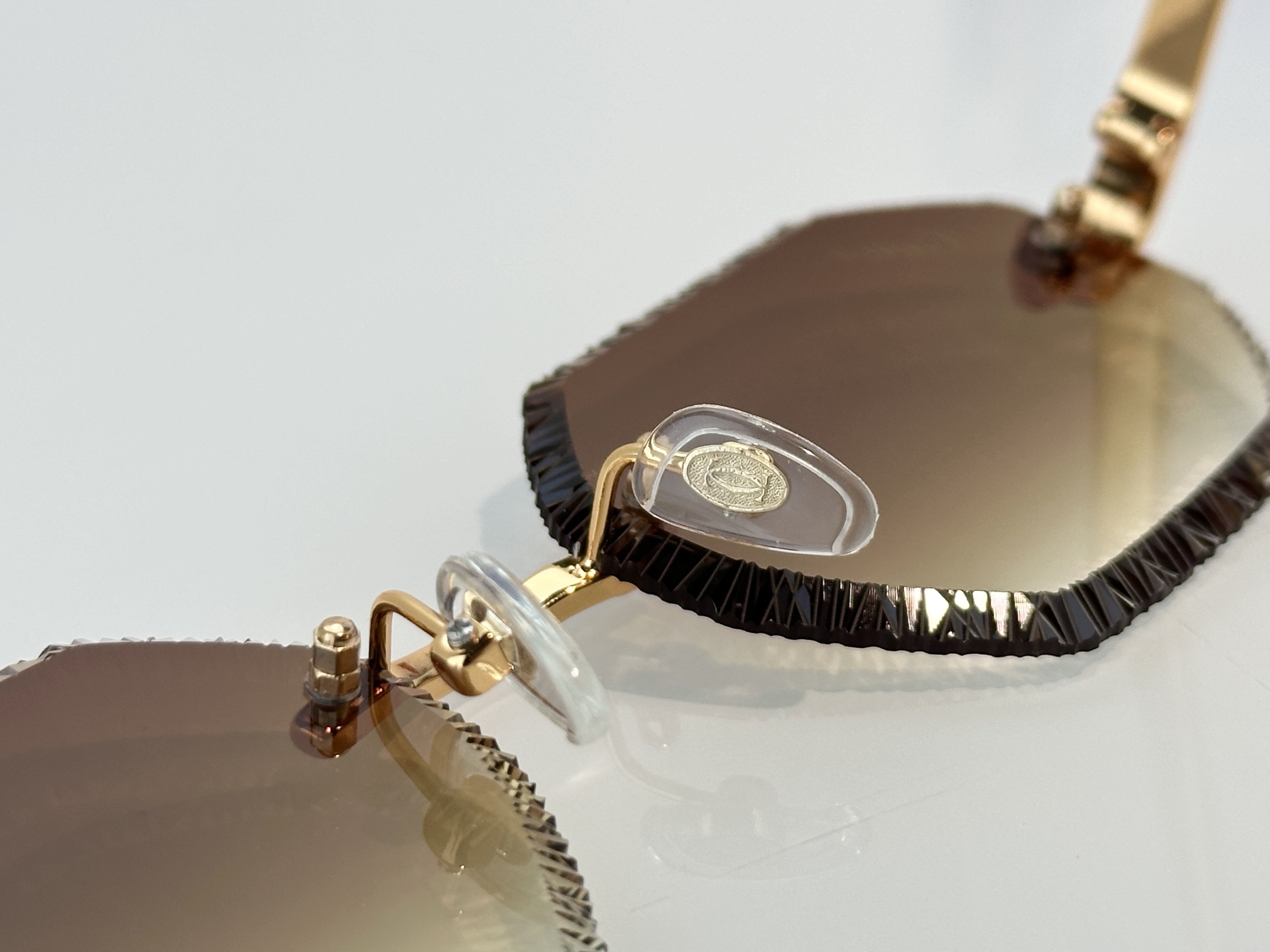 Designer Sunglasses CT7449S