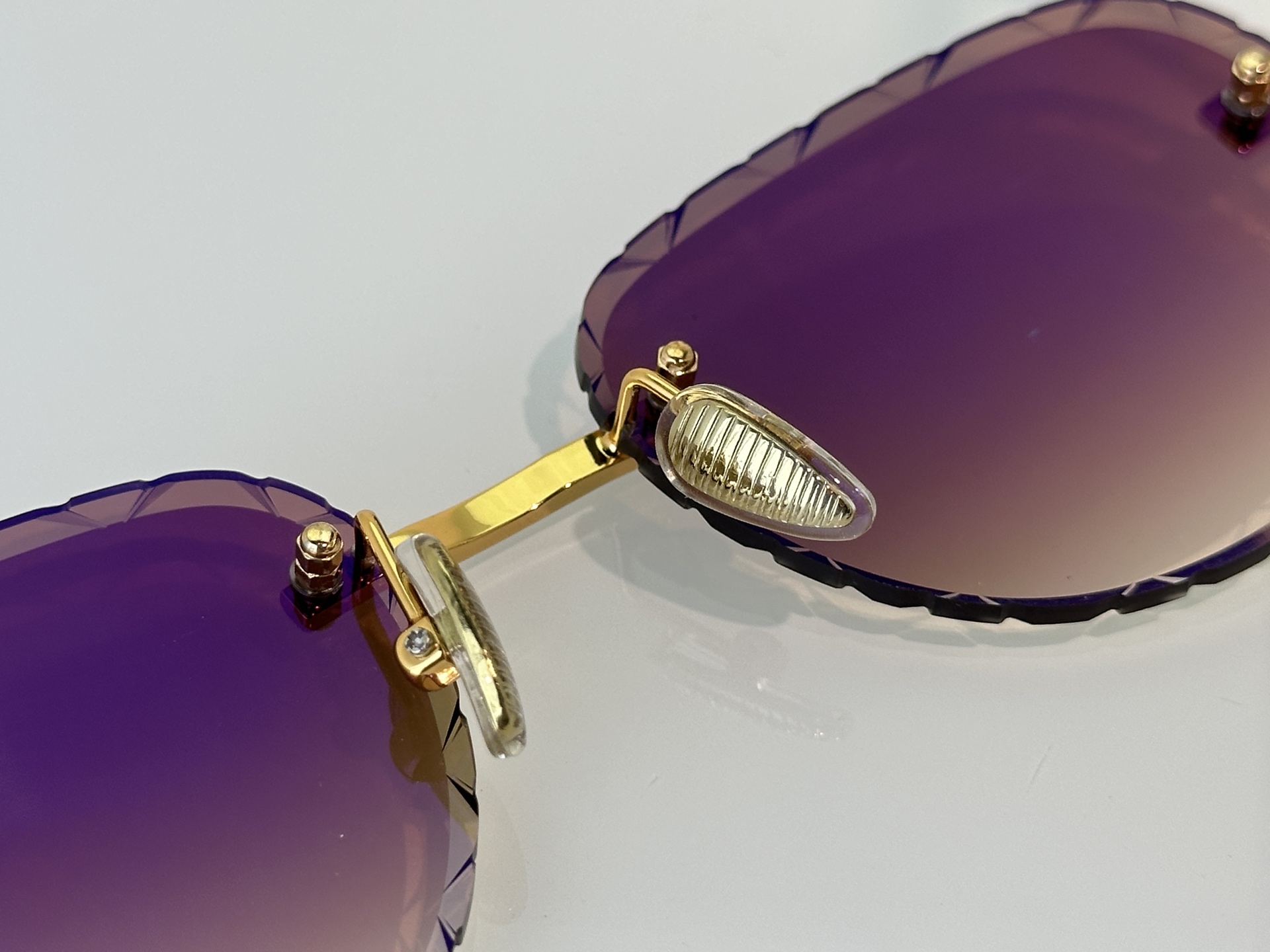 Designer Sunglasses FG57410U