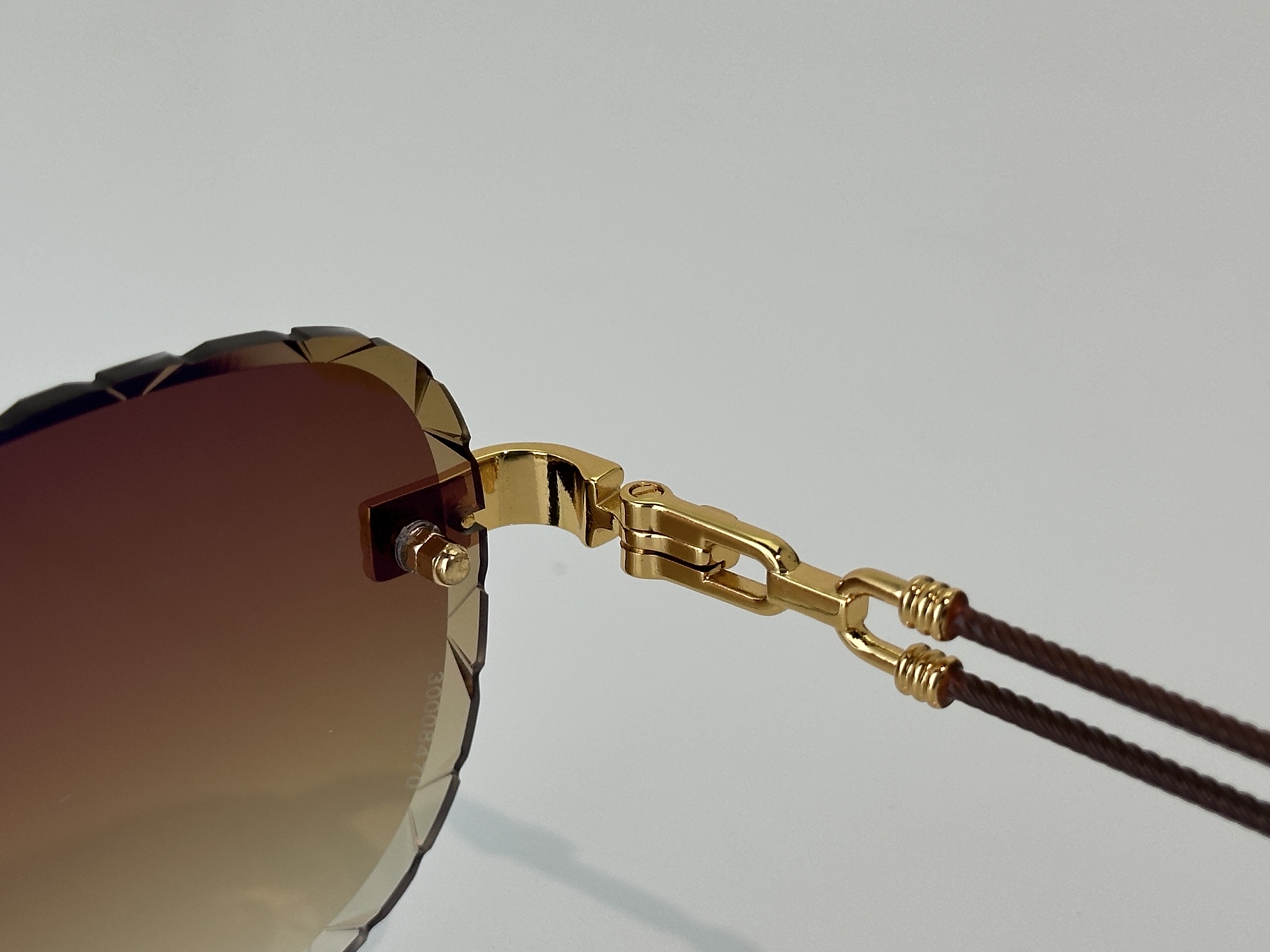 Designer Sunglasses FG57410U