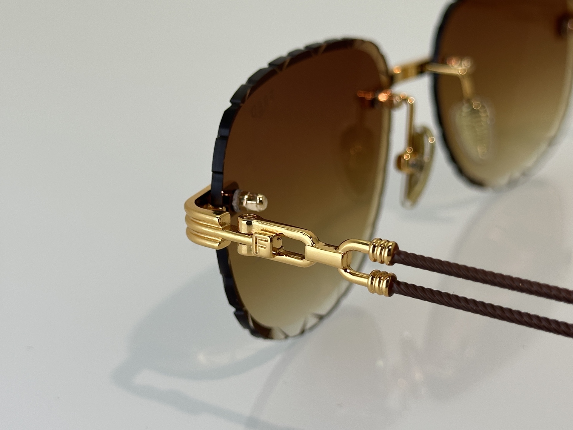 Designer Sunglasses FG57410U
