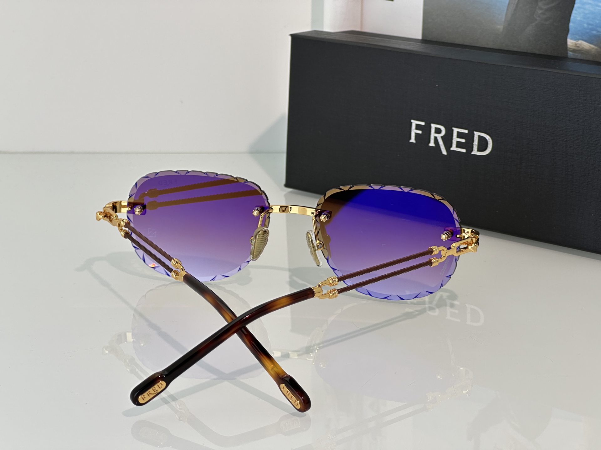Designer Sunglasses FG57410U