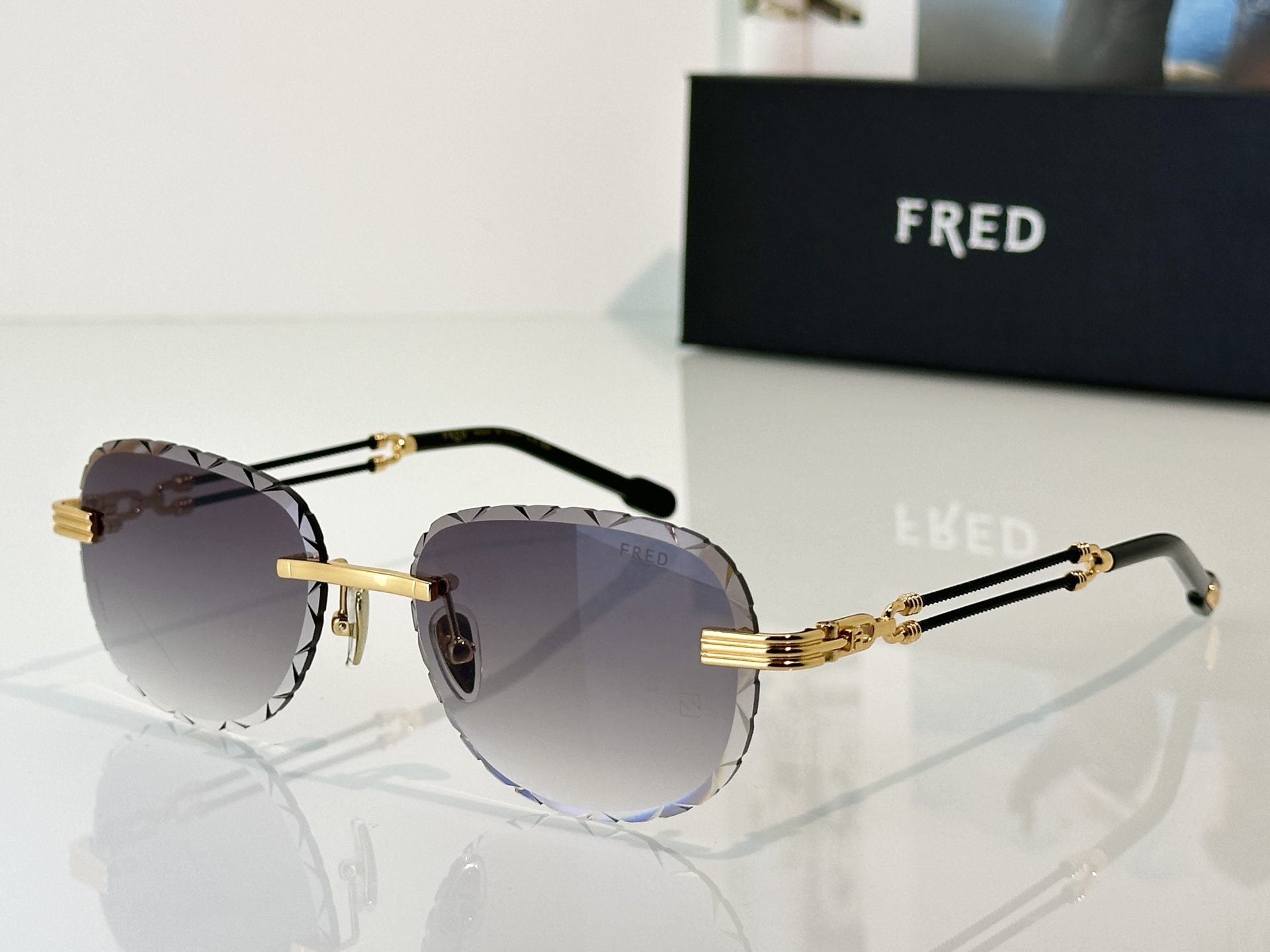 Designer Sunglasses FG57410U