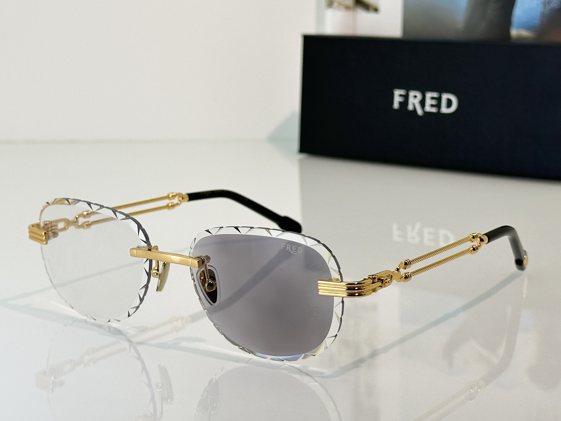 Designer Sunglasses FG57410U