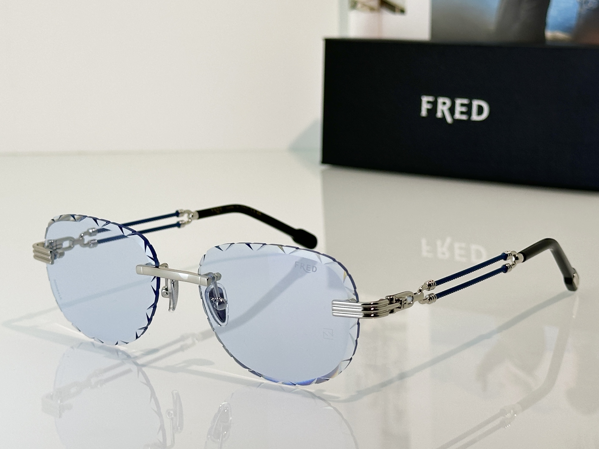 Designer Sunglasses FG57410U