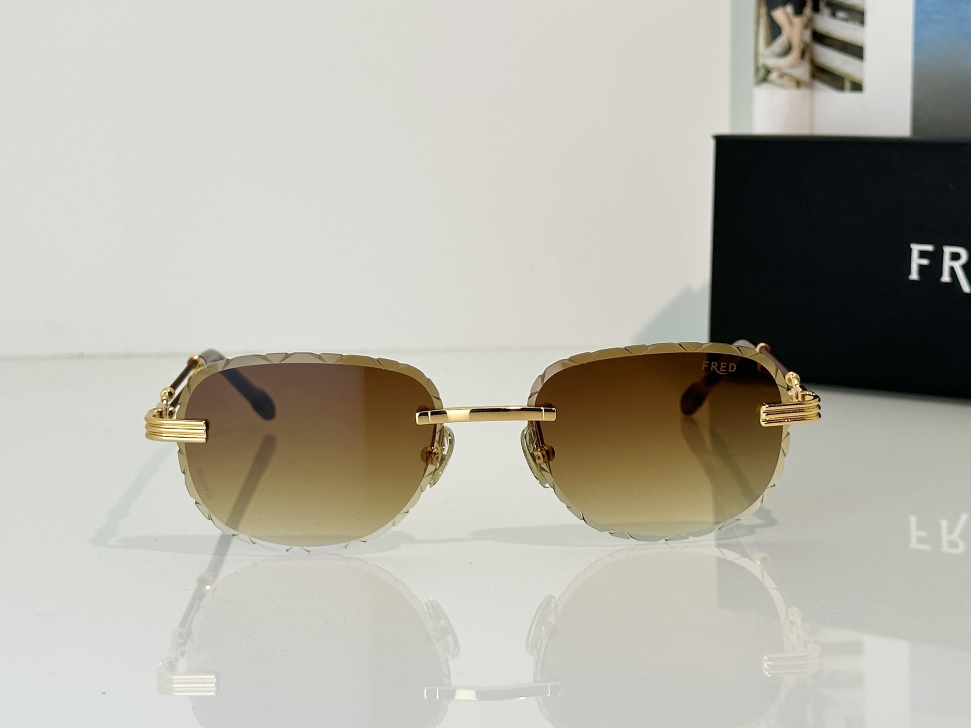 Designer Sunglasses FG57410U