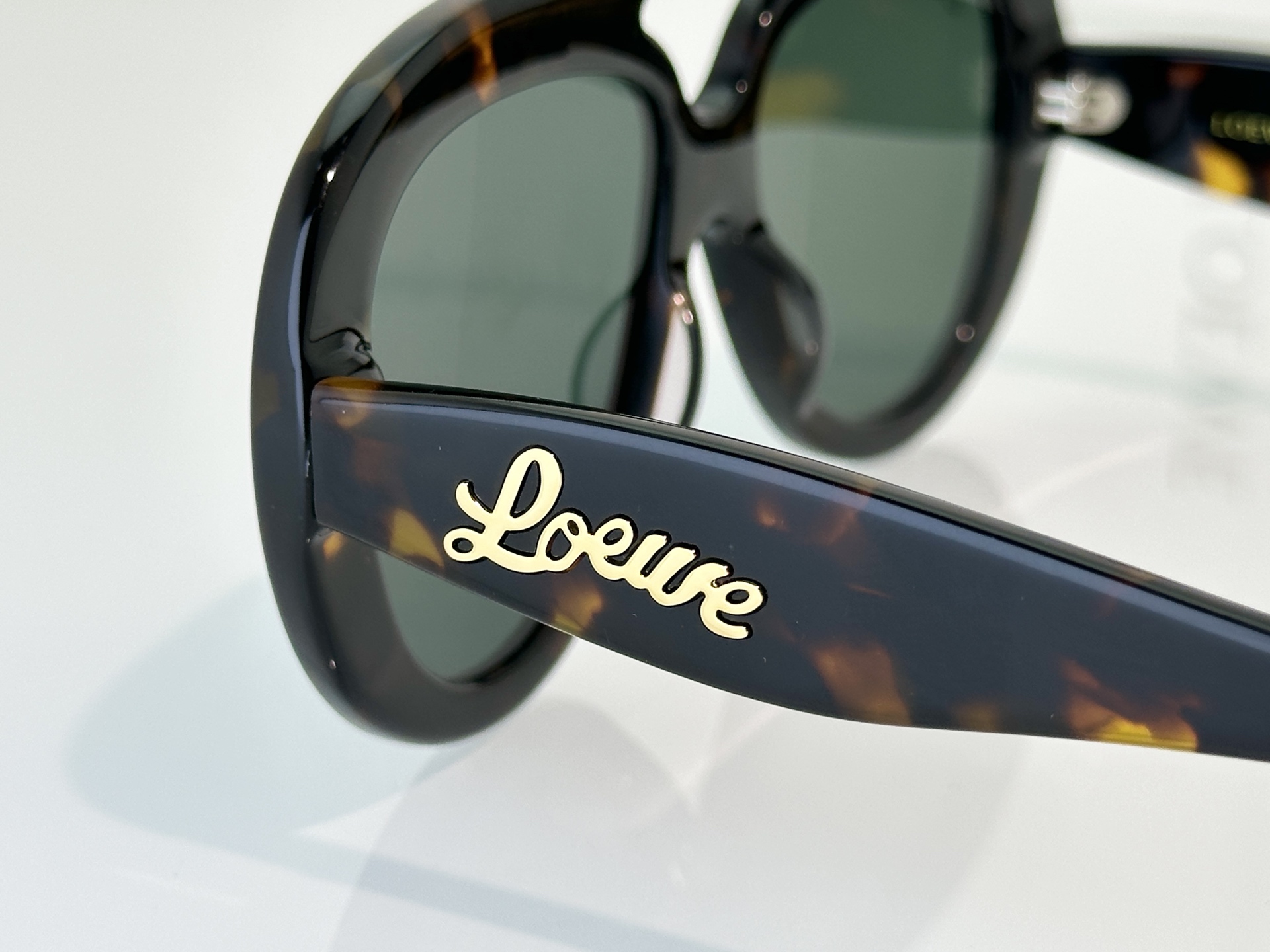 Loewe Sunglasses LW40144