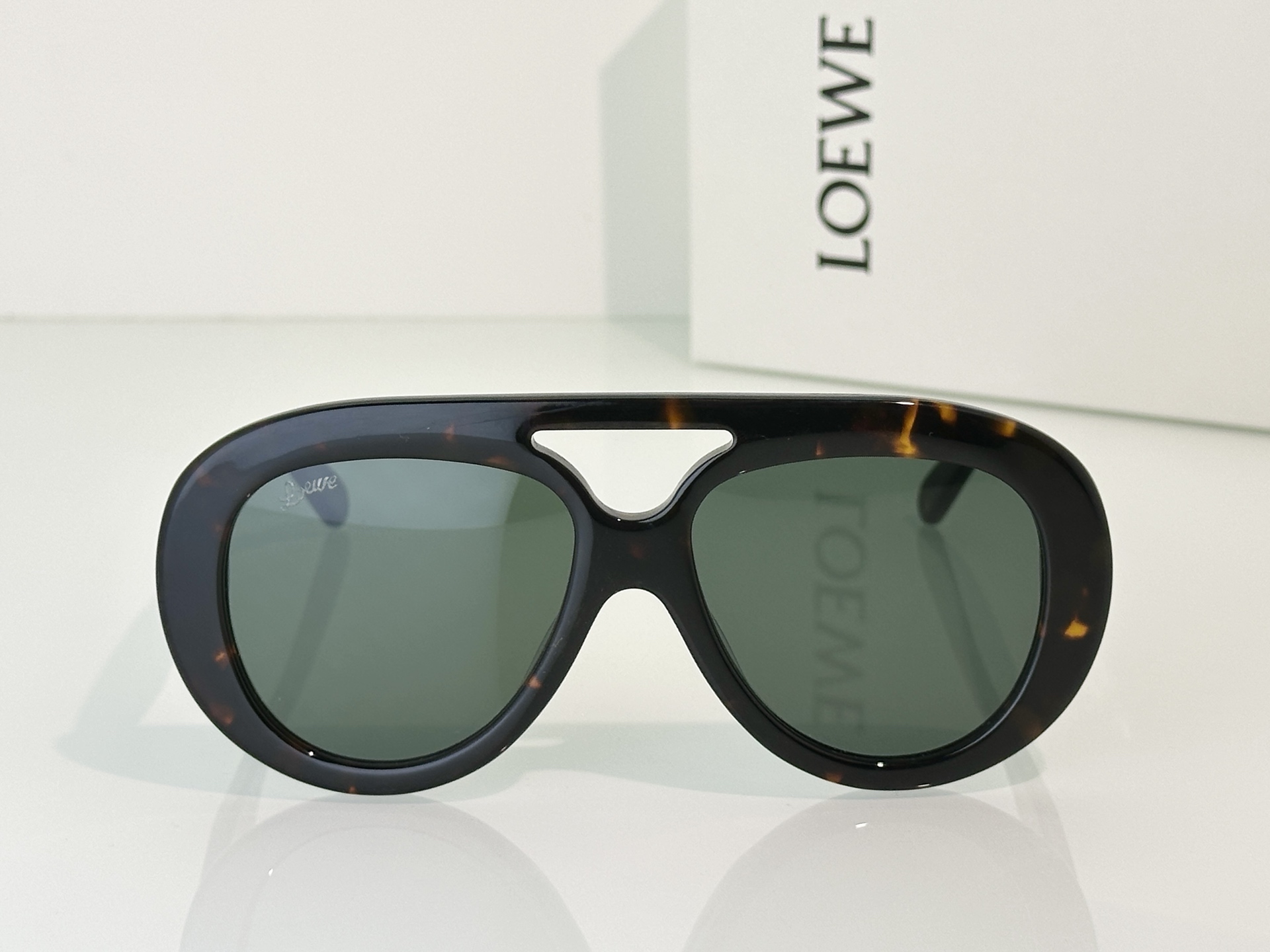 Loewe Sunglasses LW40144