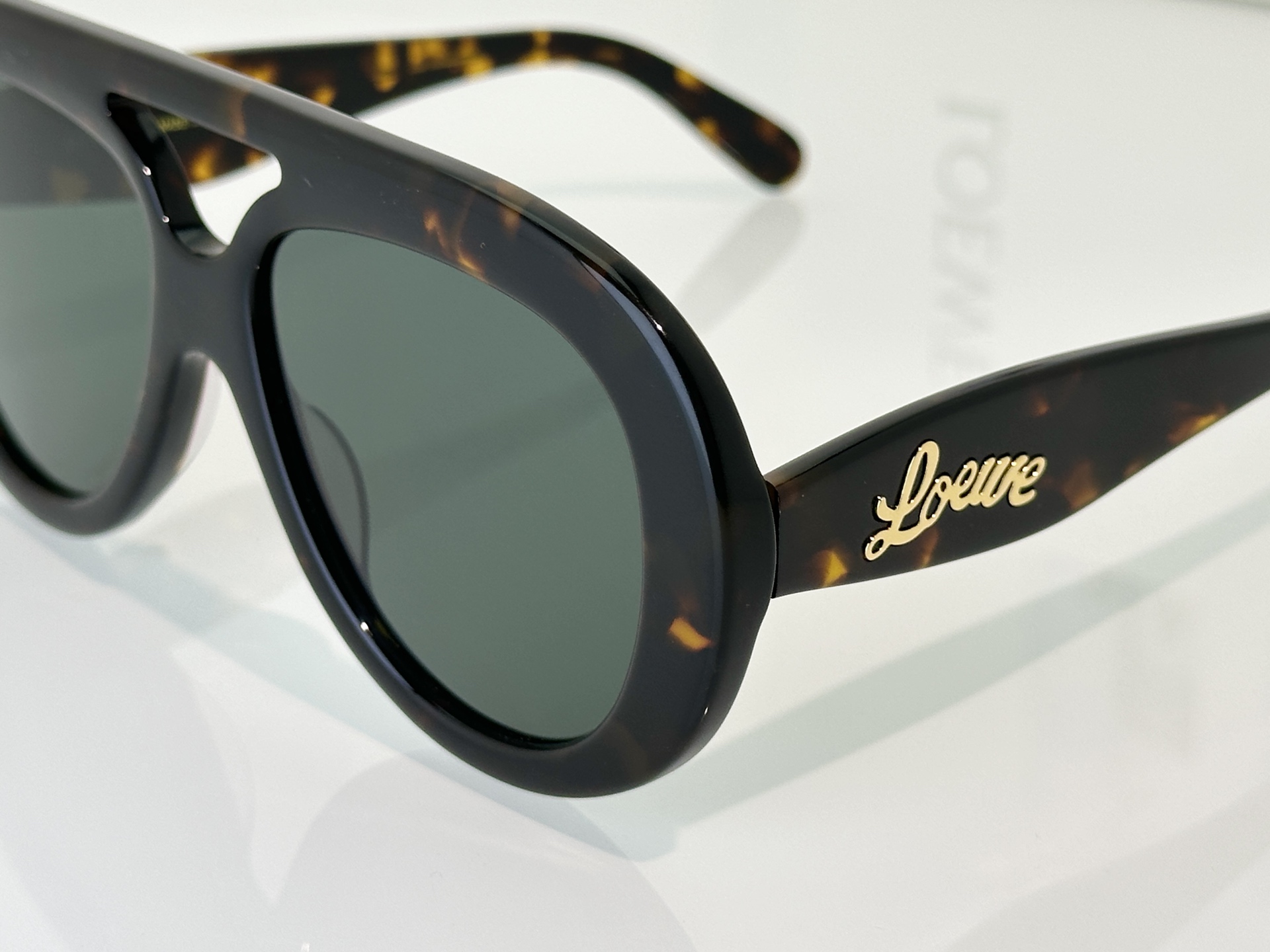 Loewe Sunglasses LW40144