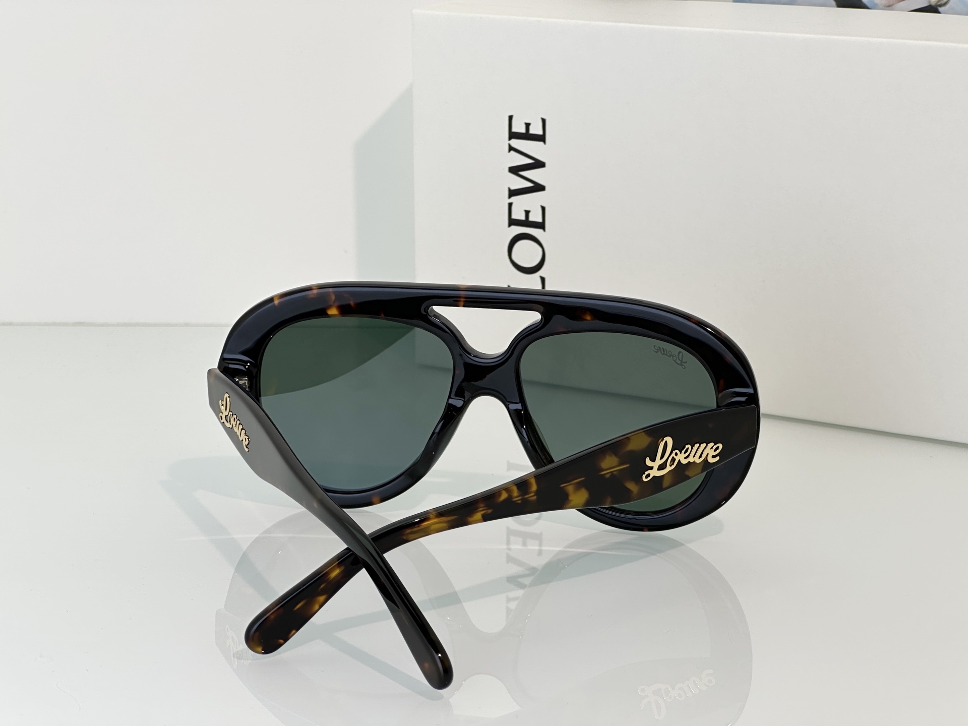 Loewe Sunglasses LW40144