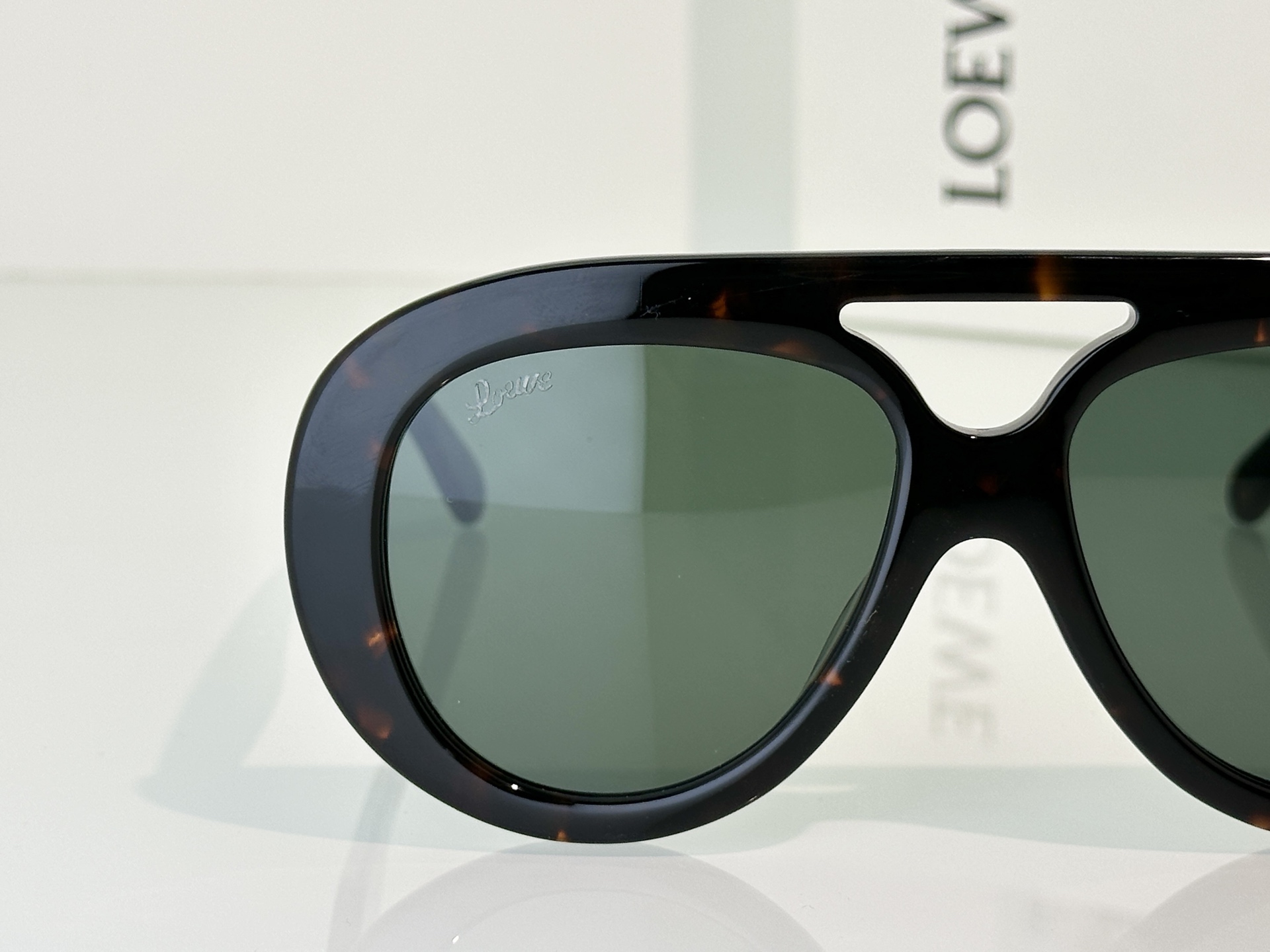 Loewe Sunglasses LW40144