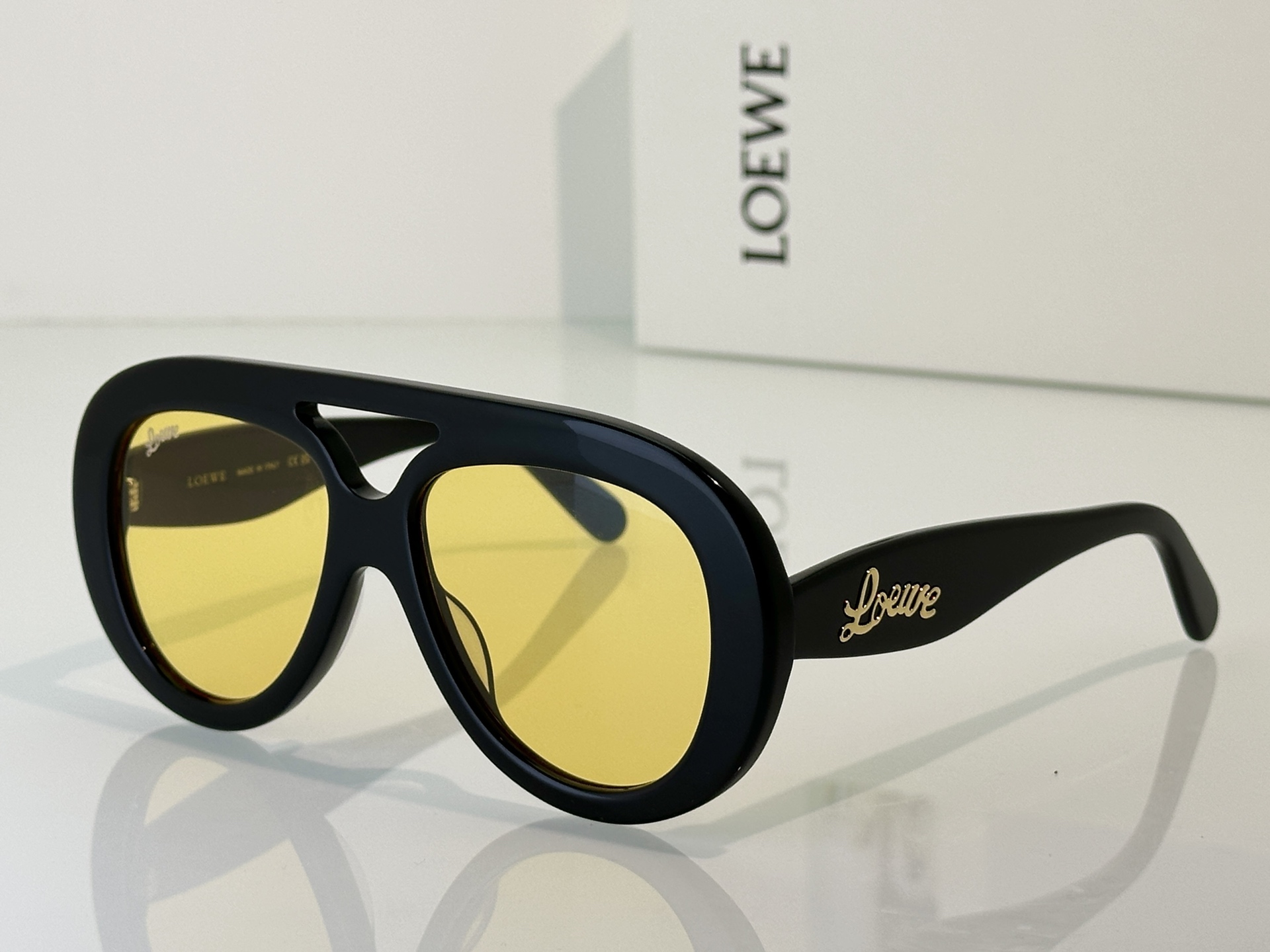 Loewe Sunglasses LW40144