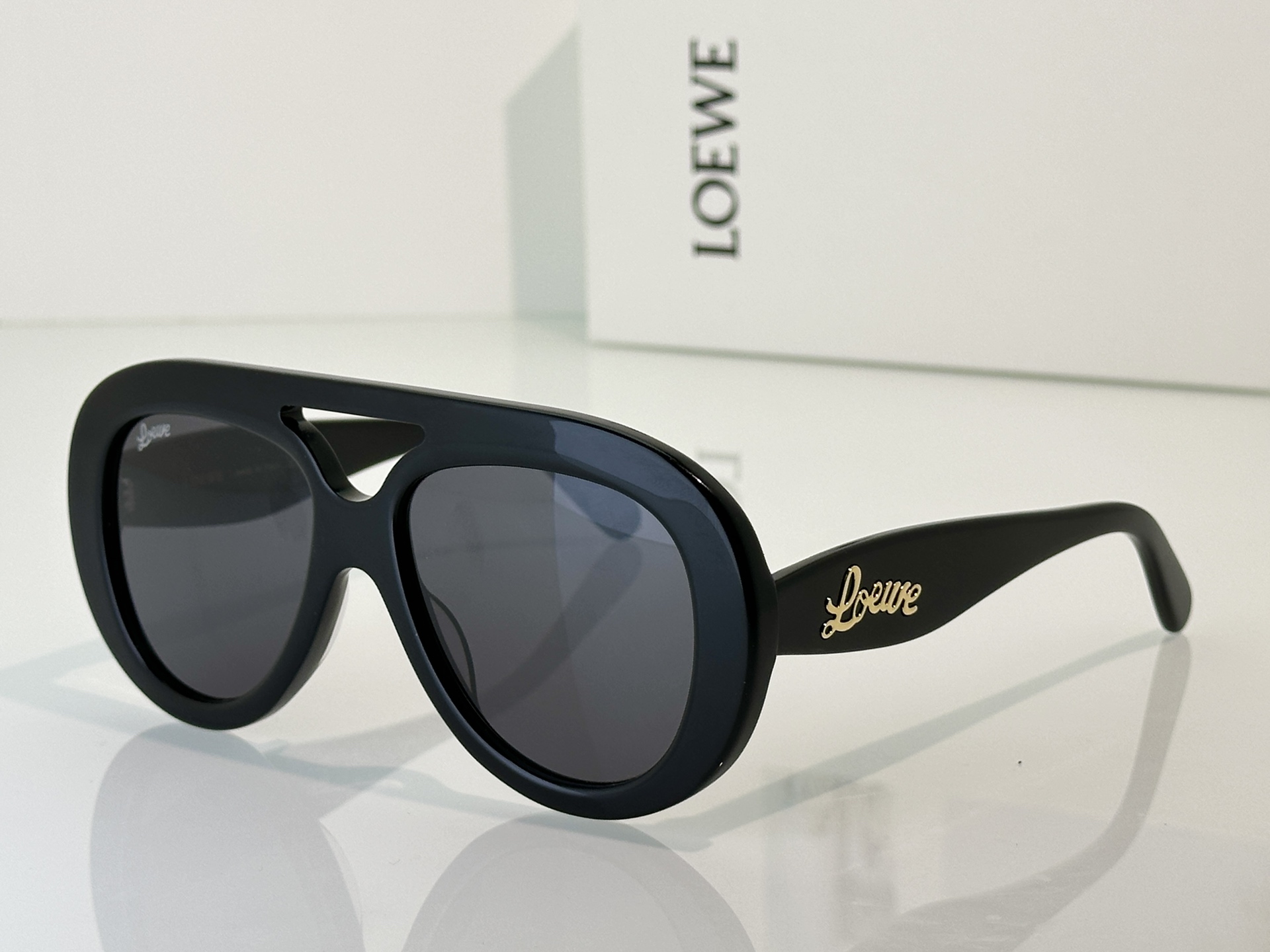 Loewe Sunglasses LW40144