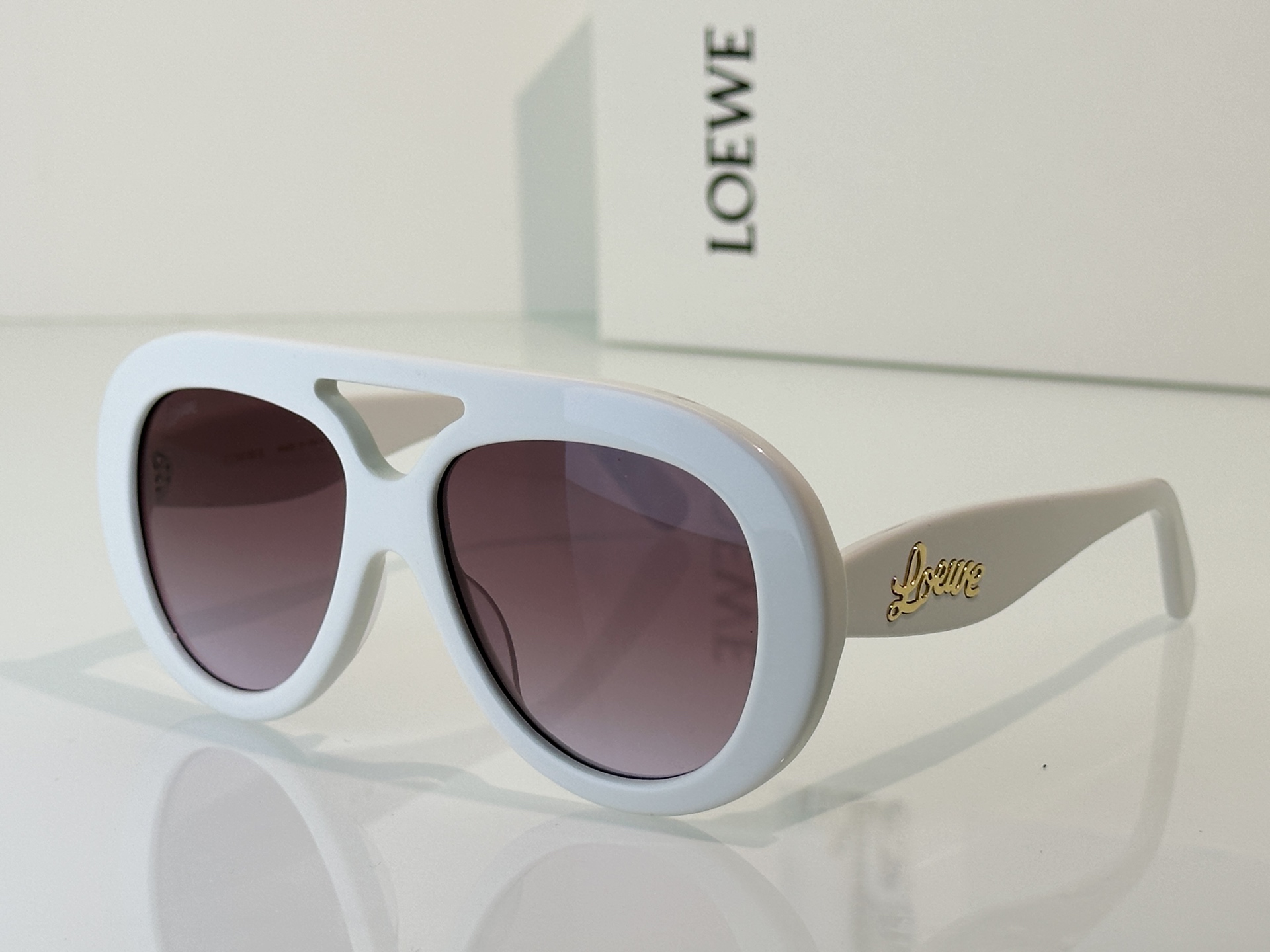 Loewe Sunglasses LW40144