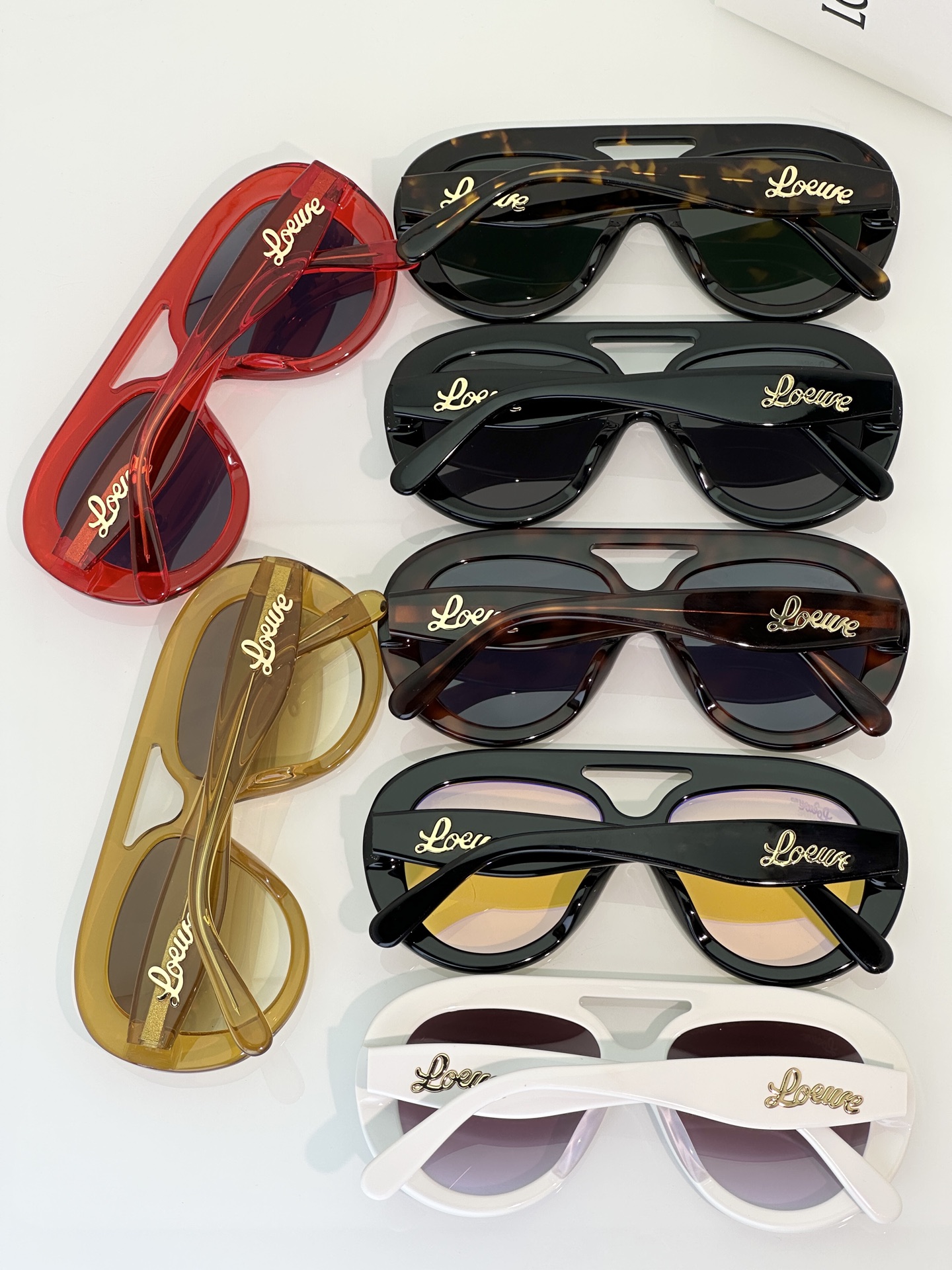 Loewe Sunglasses LW40144