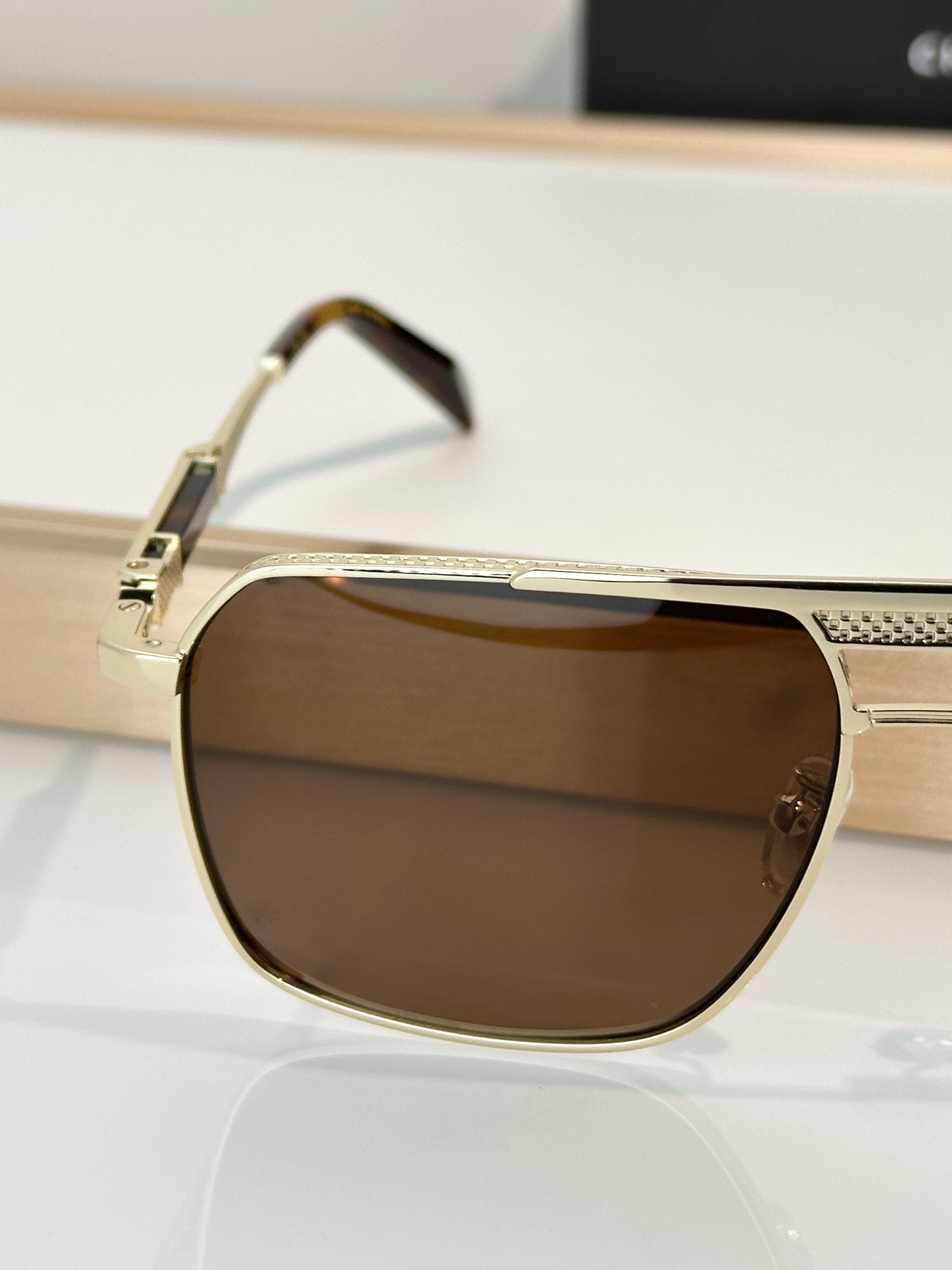 Designer Sunglasses SCHL31V
