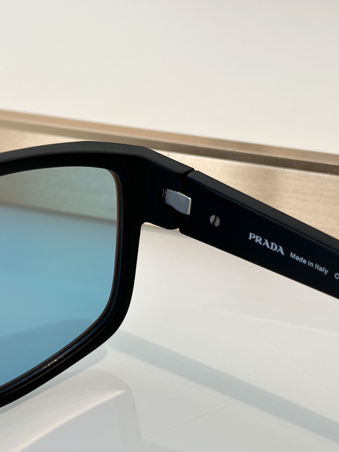 Designer Sunglasses SPS