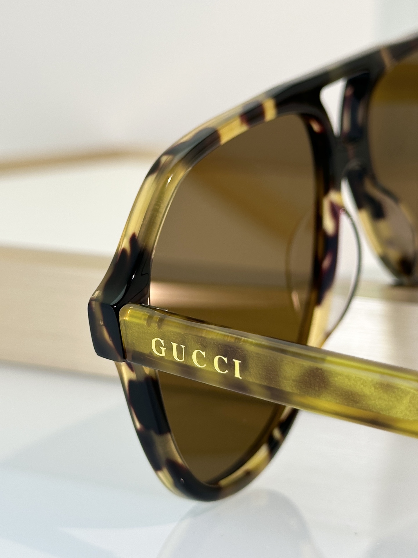 Gucci Sunglasses GG1042S