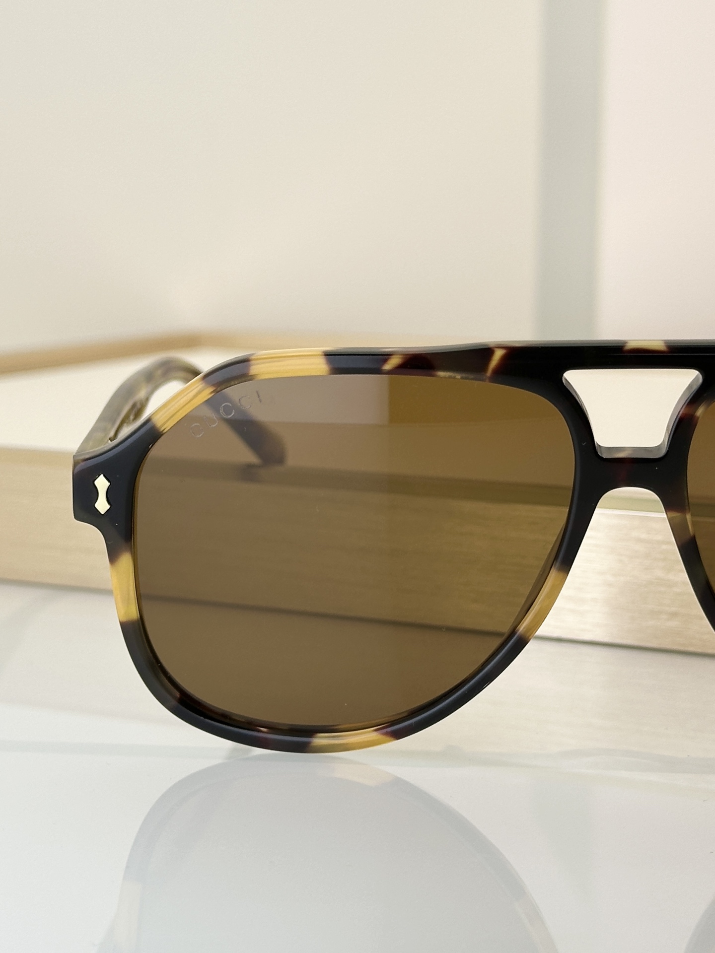 Gucci Sunglasses GG1042S