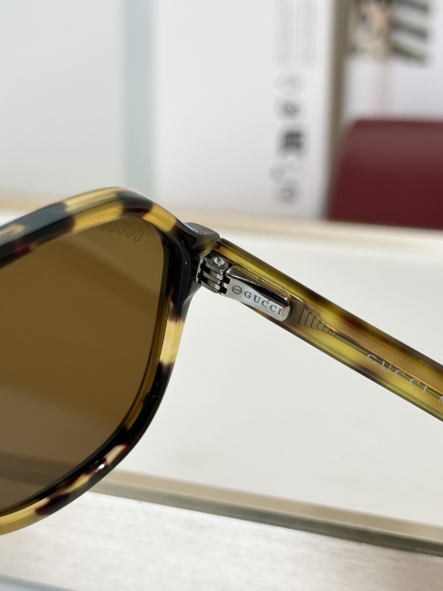 Gucci Sunglasses GG1042S