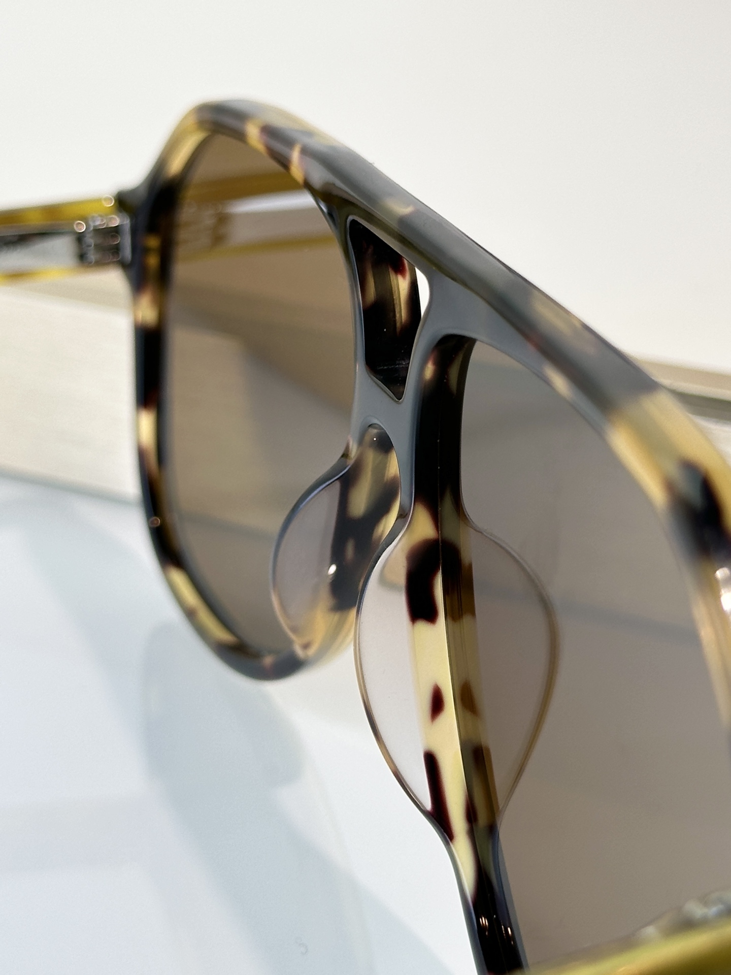 Gucci Sunglasses GG1042S