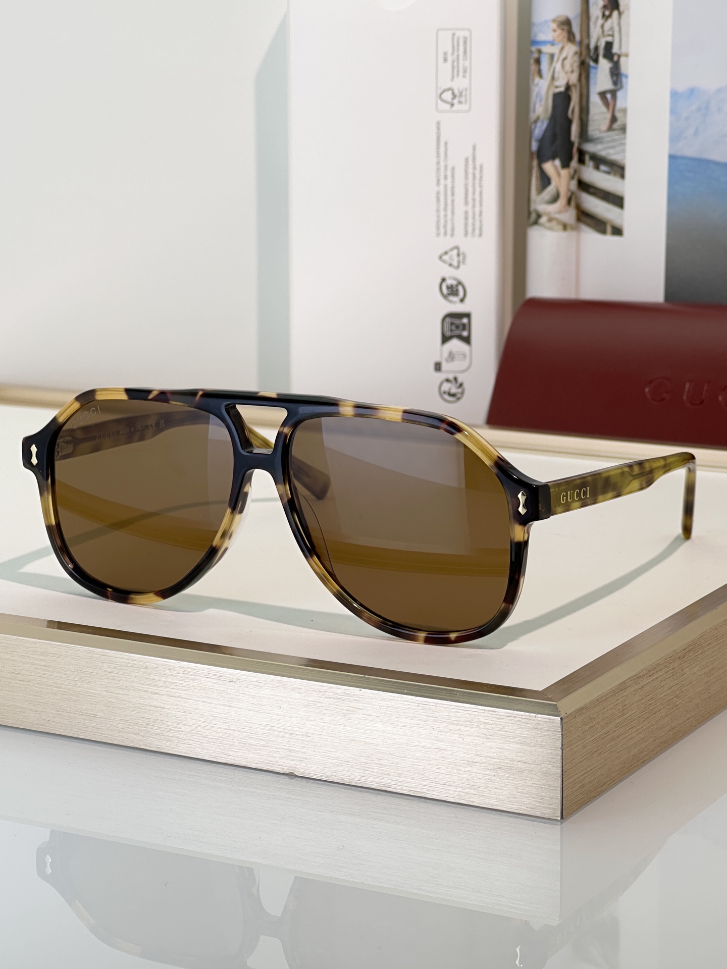 Gucci Sunglasses GG1042S