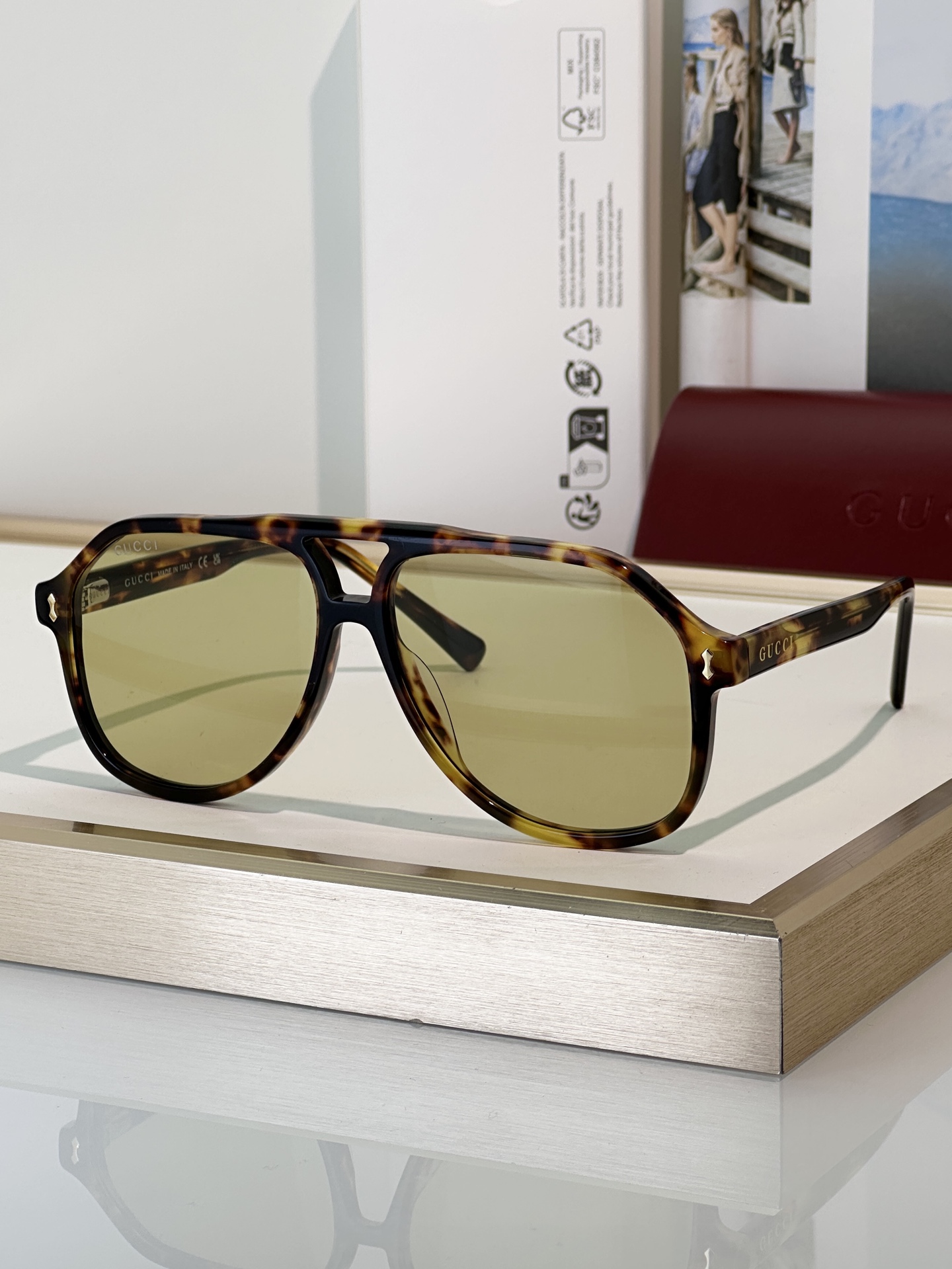 Gucci Sunglasses GG1042S