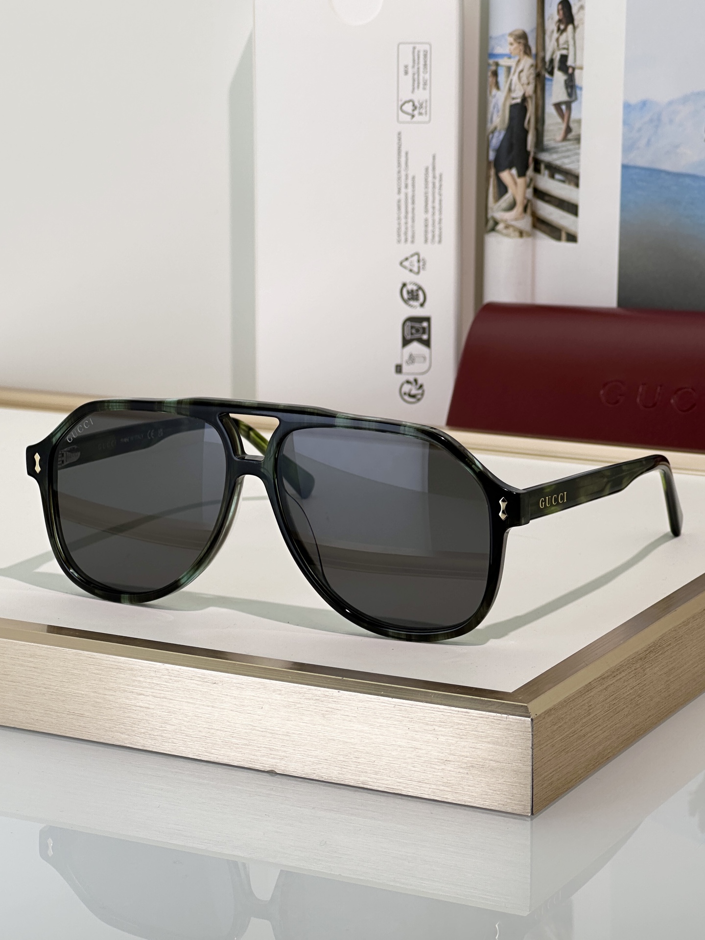 Gucci Sunglasses GG1042S