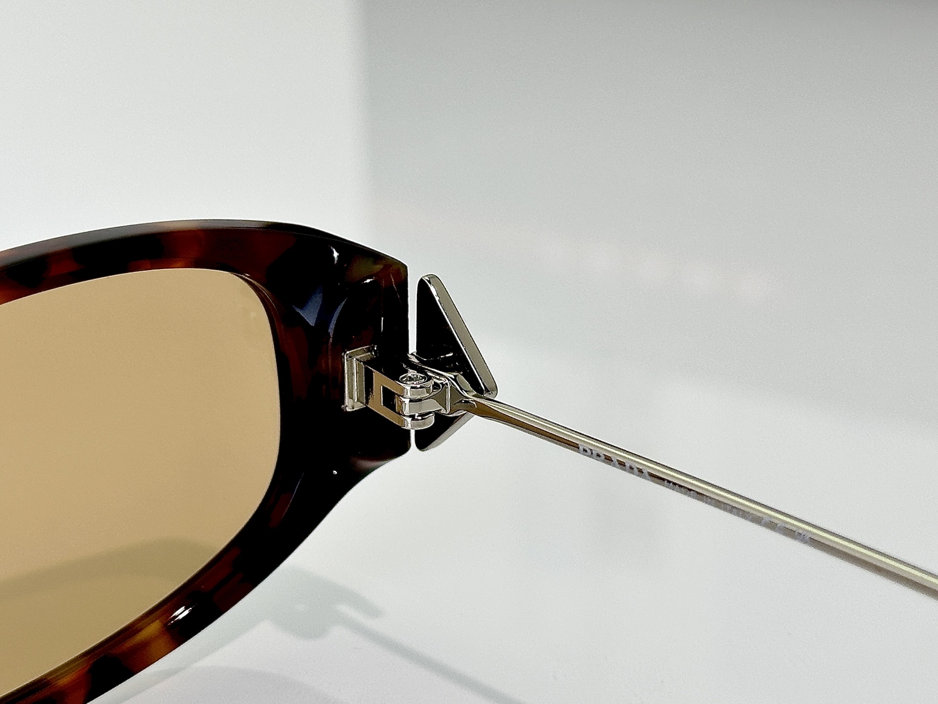 Prada Sunglasses PRD25S