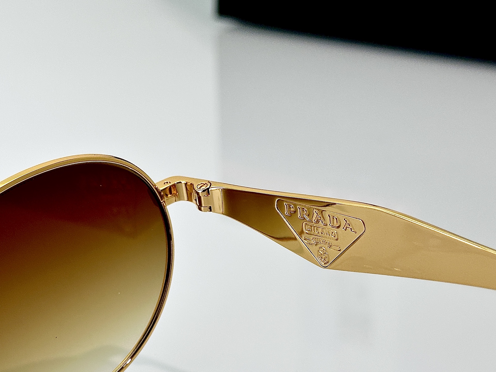 Prada Sunglasses PRD52S