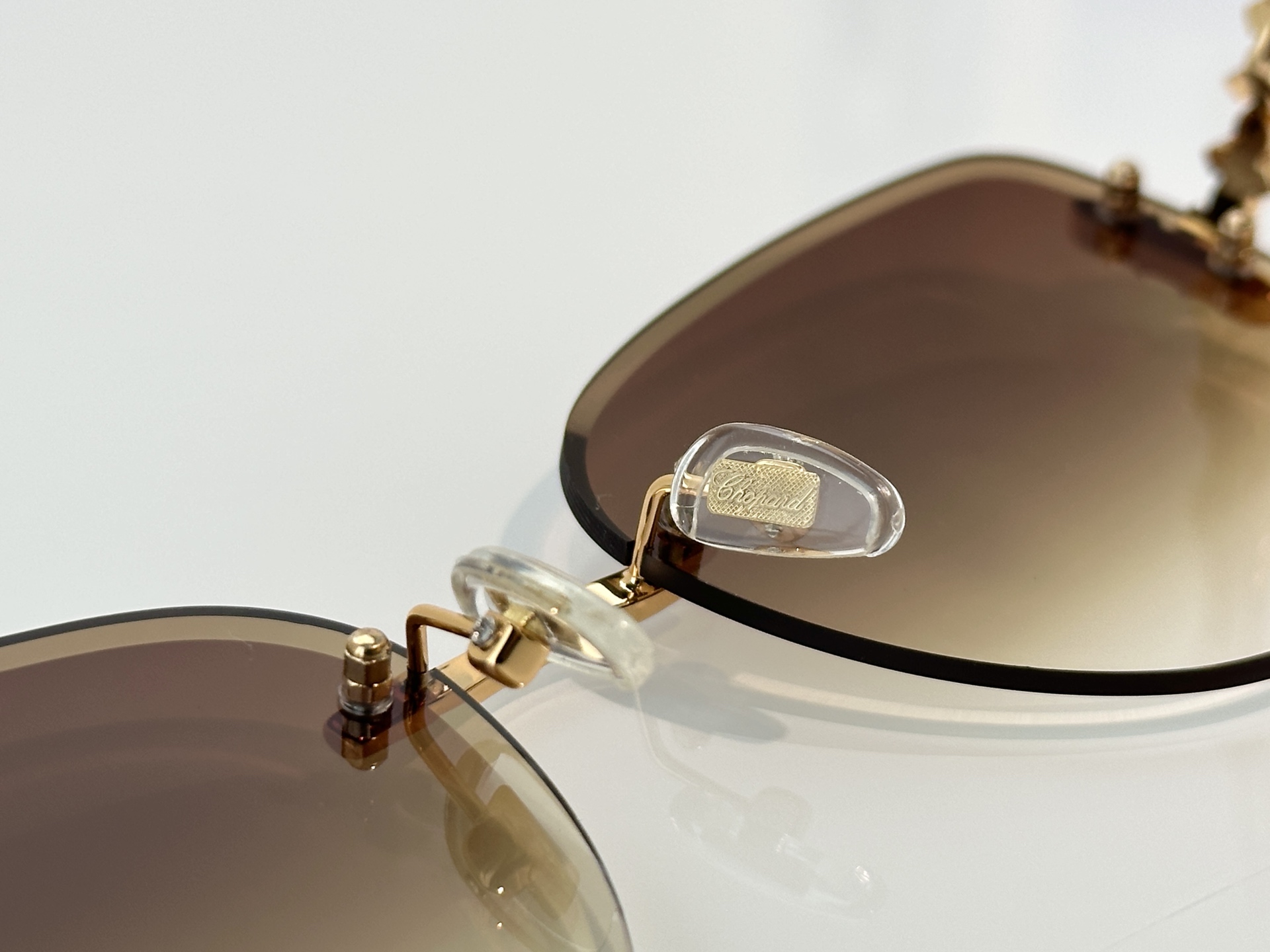 Designer Sunglasses VCH2006