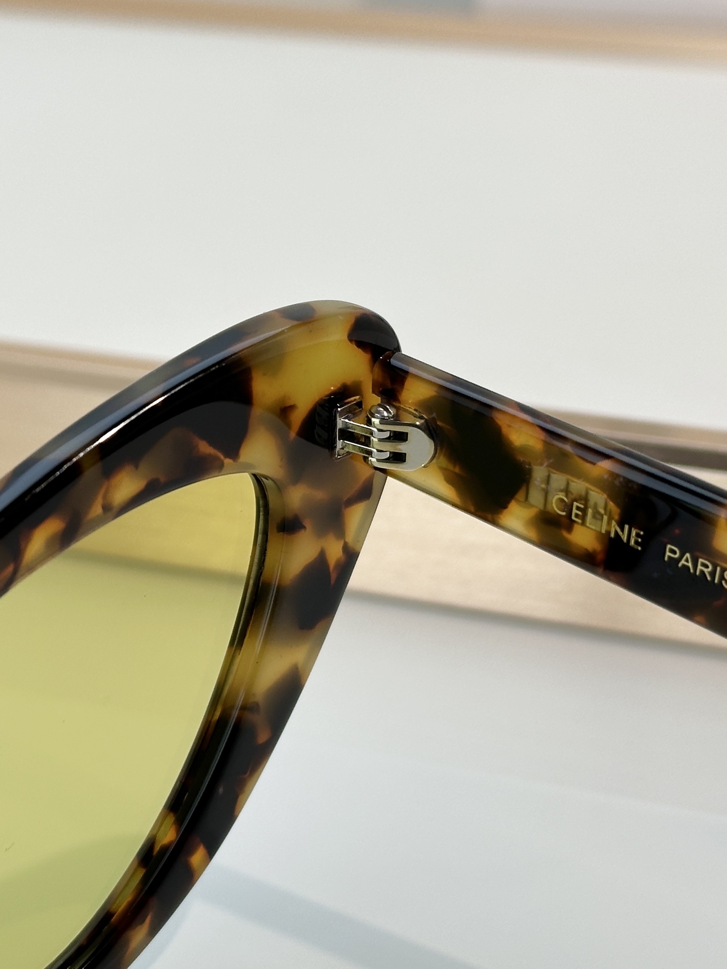 Designer Sunglasses CL40339U