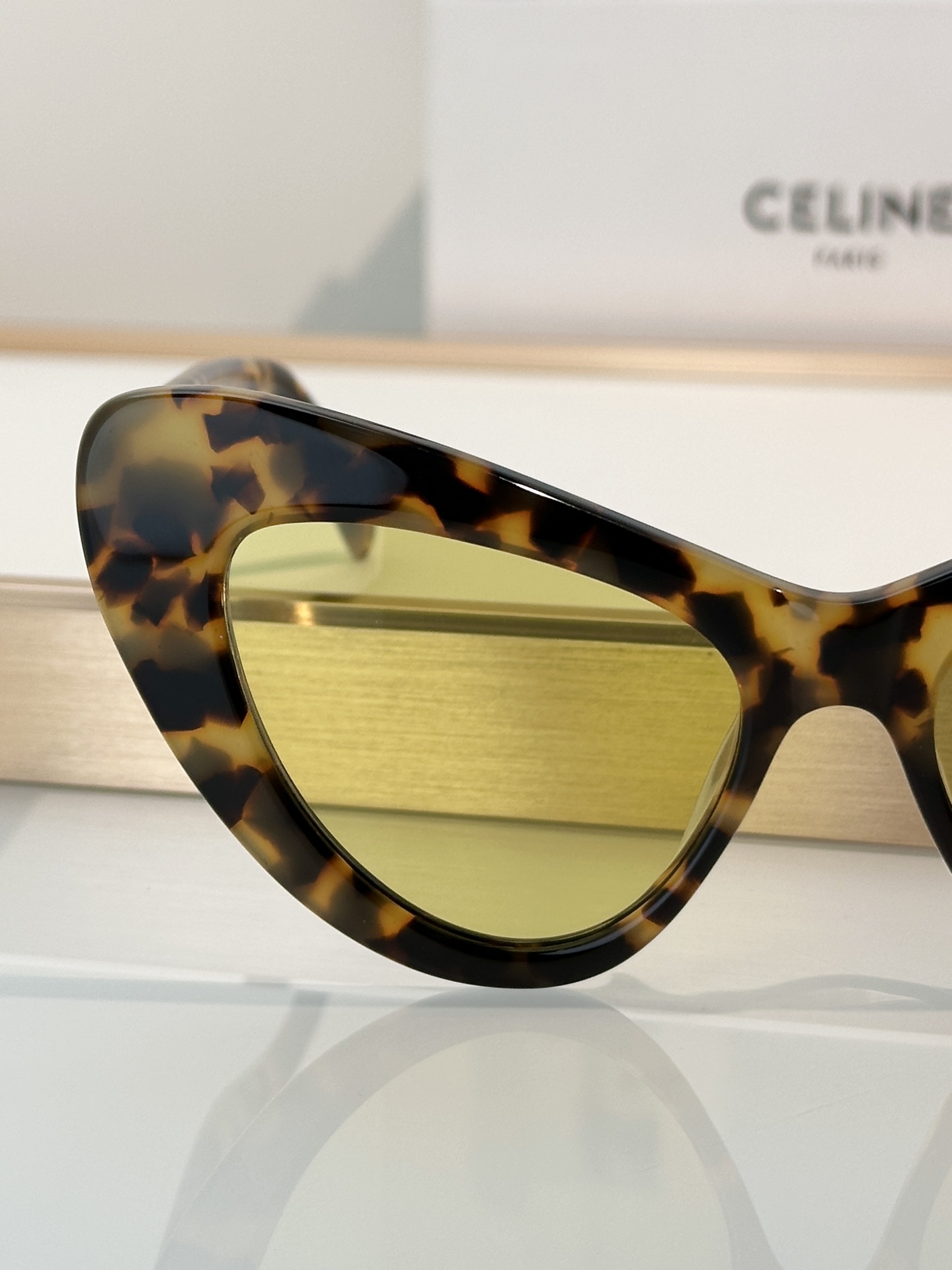 Designer Sunglasses CL40339U