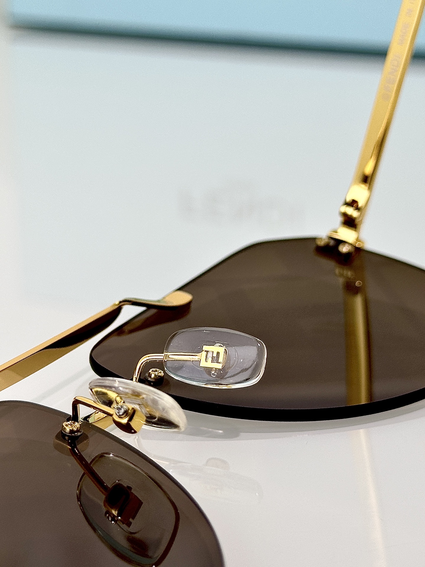 Fendi Sunglasses FE40115U