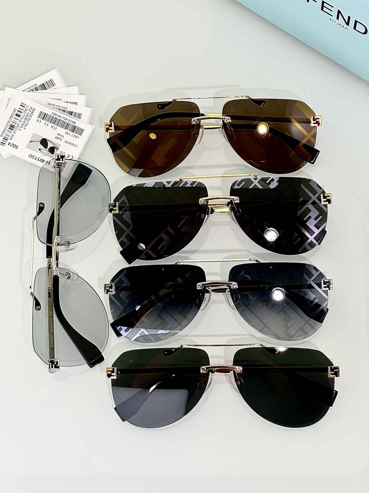 Fendi Sunglasses FE40115U
