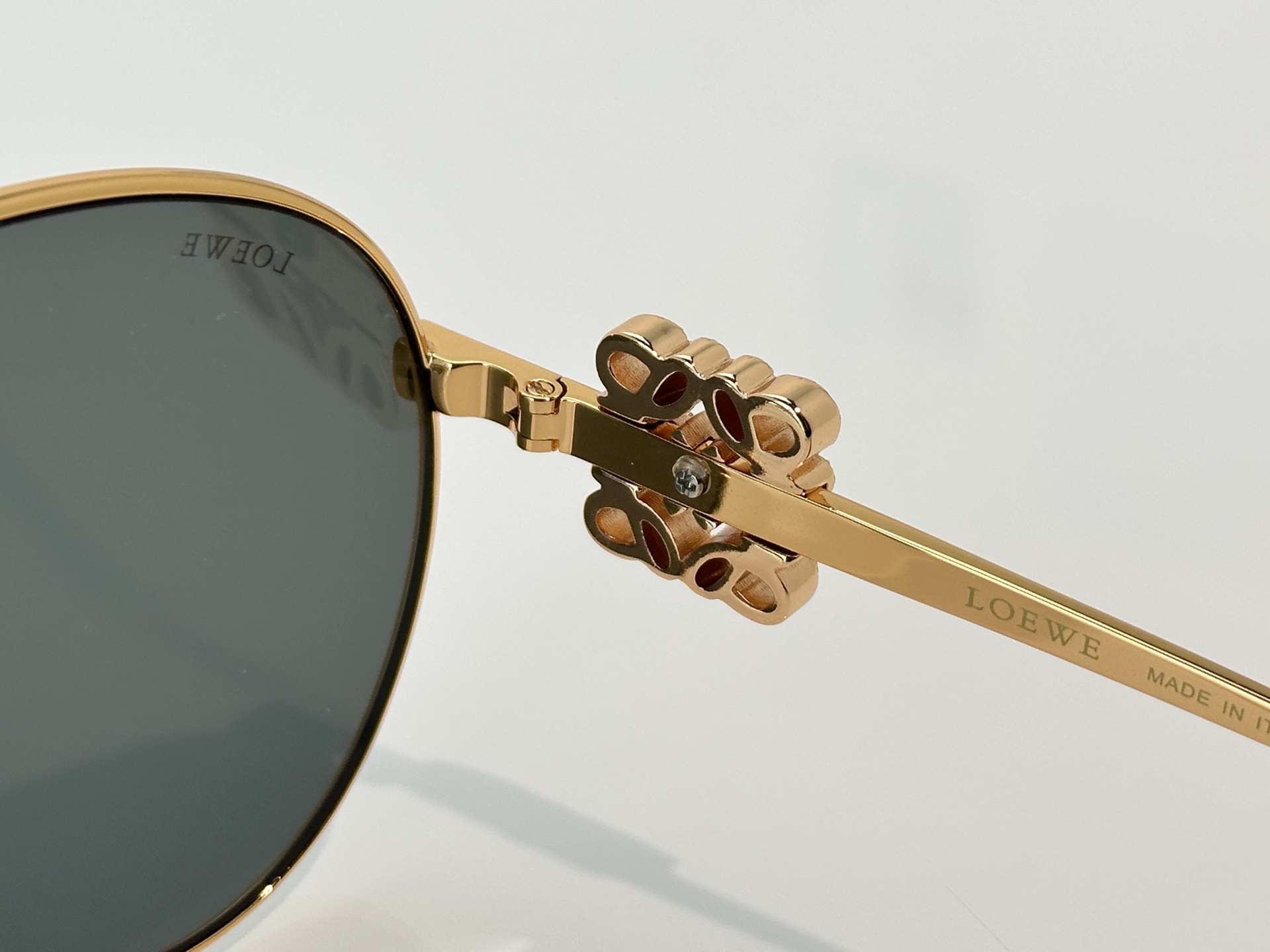 Designer Sunglasses LW1736LS