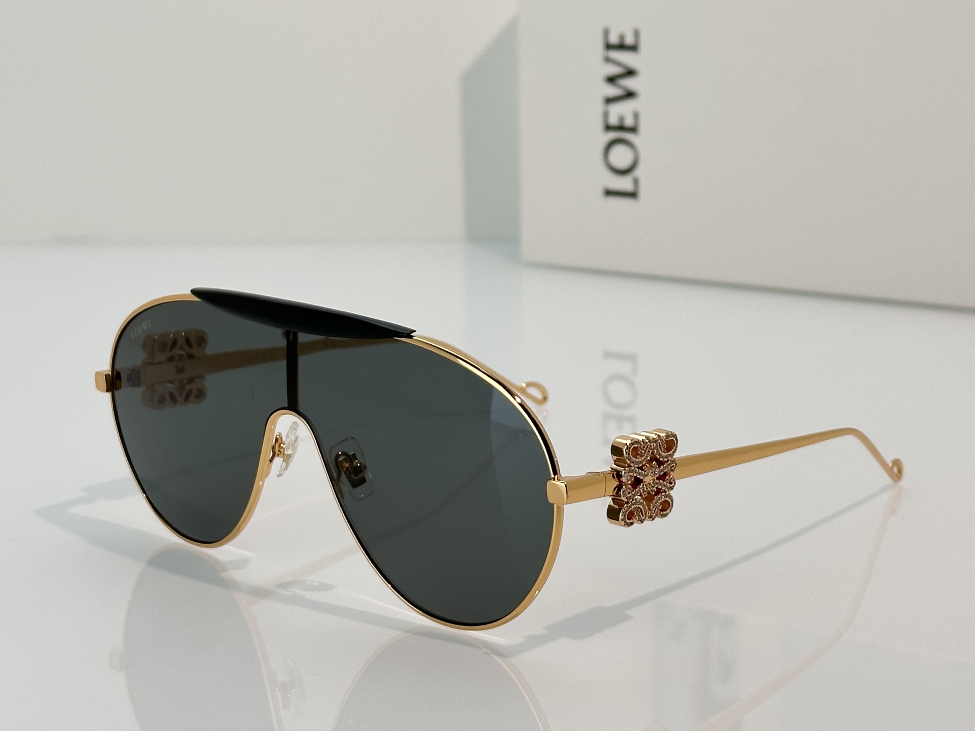 Designer Sunglasses LW1736LS