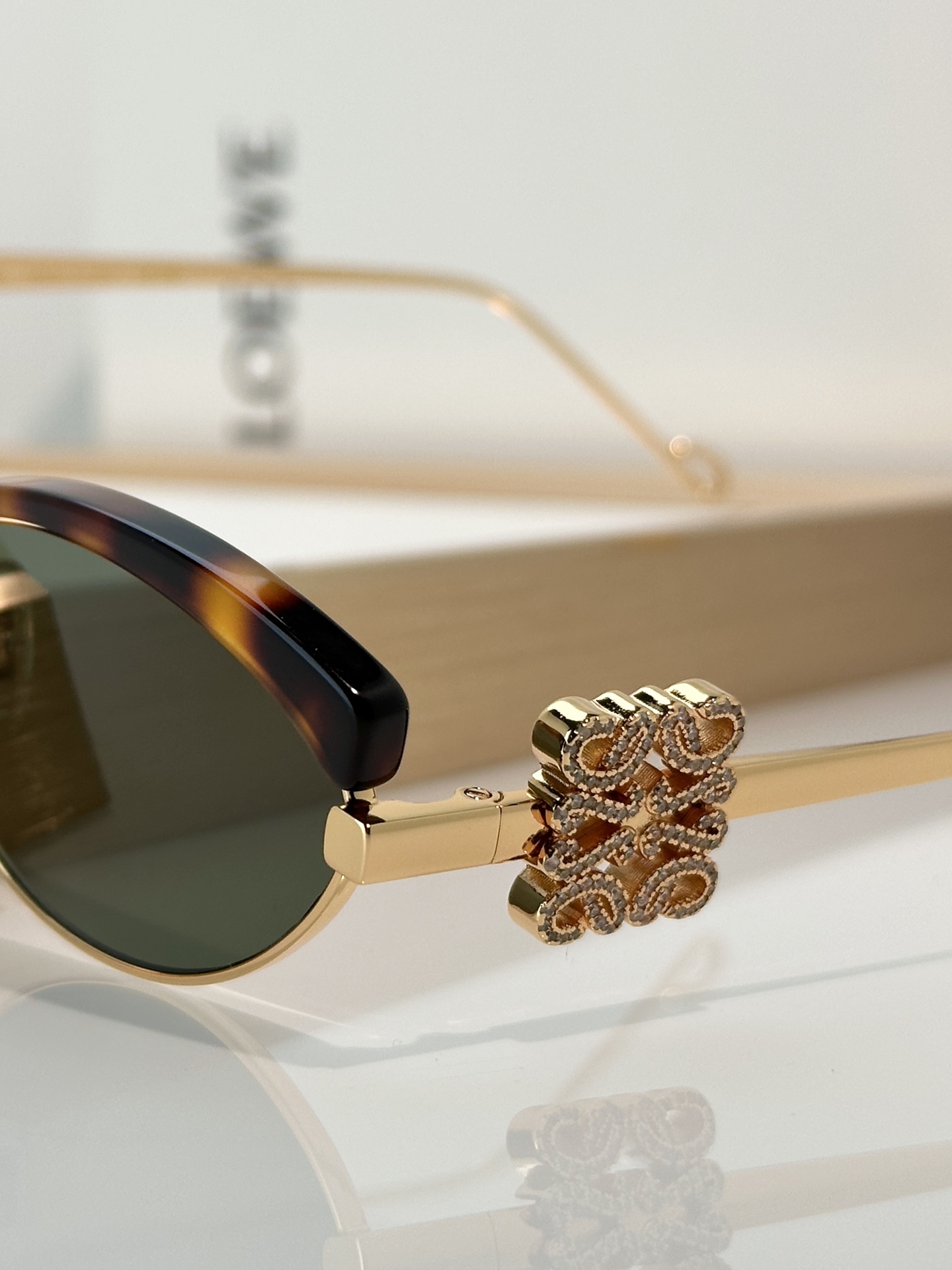 Designer Sunglasses LW1738LS