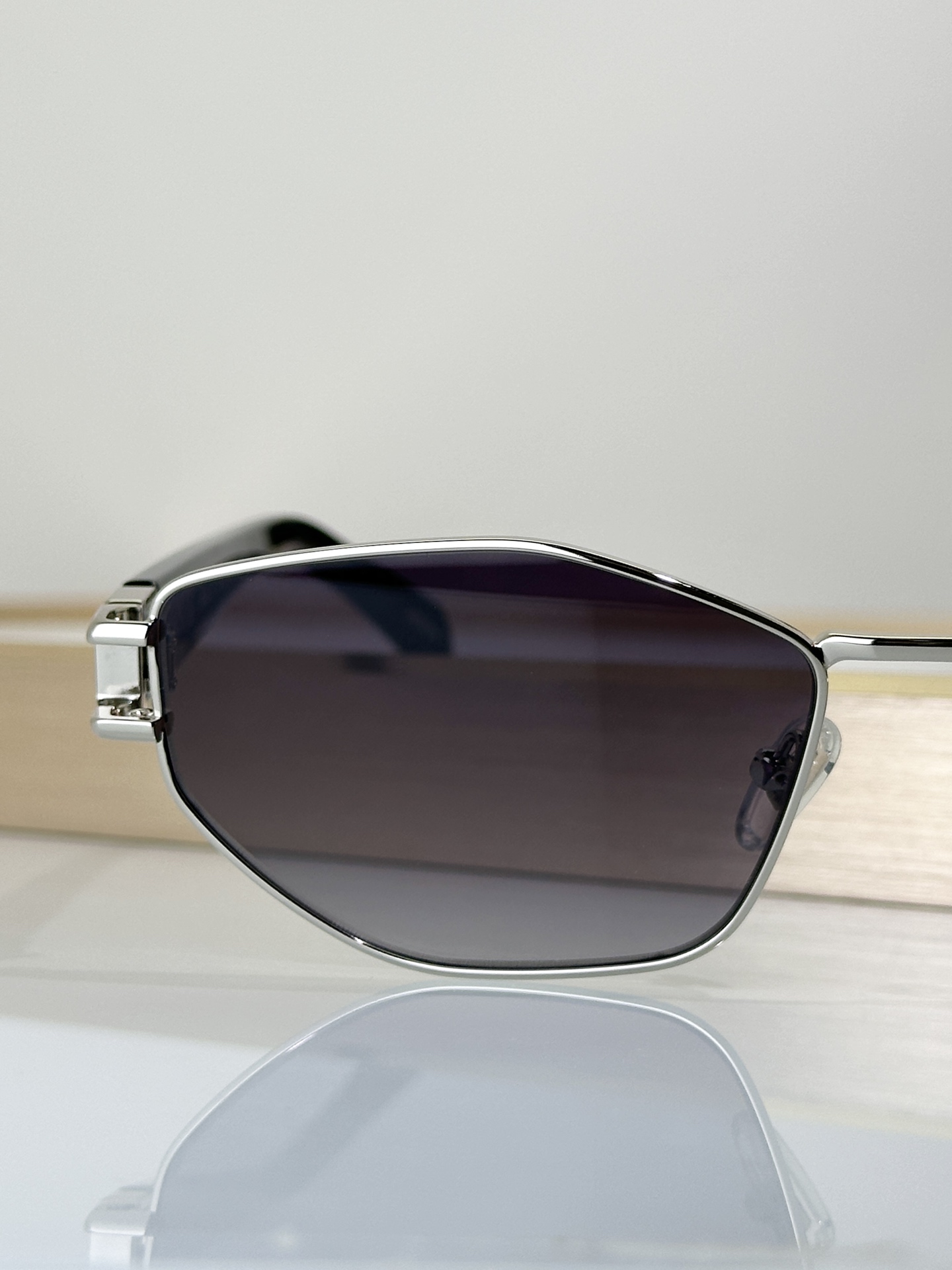 Designer Sunglasses SCHM13S