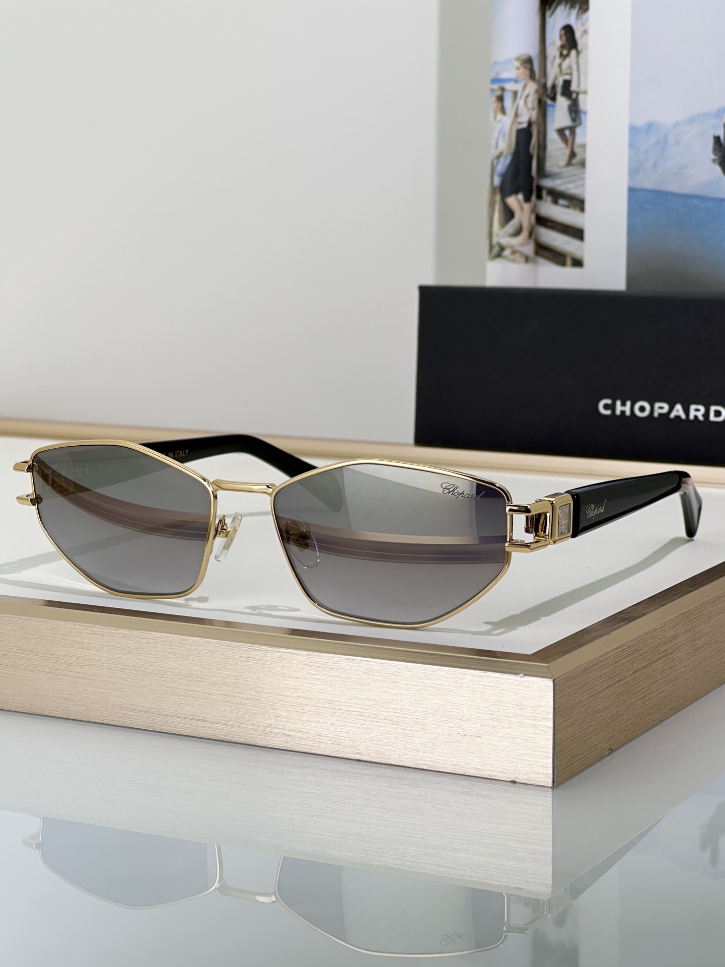 Designer Sunglasses SCHM13S