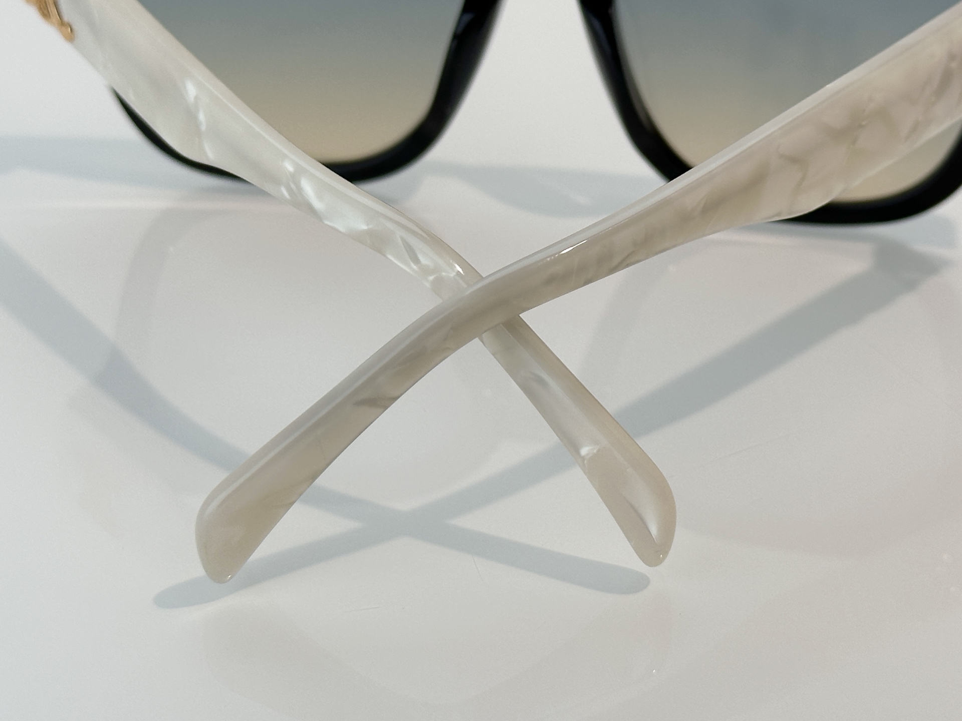 Designer Sunglasses CL42094U