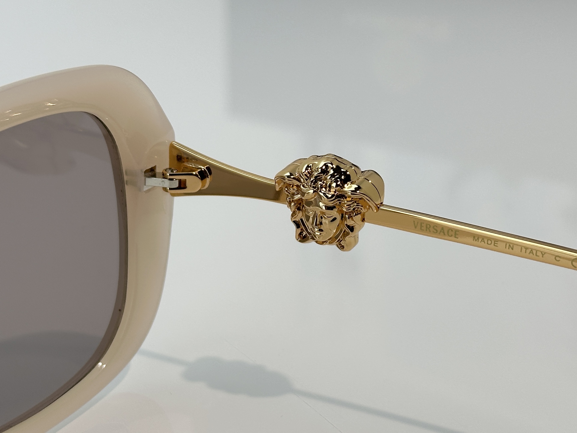 Designer Sunglasses VE1875