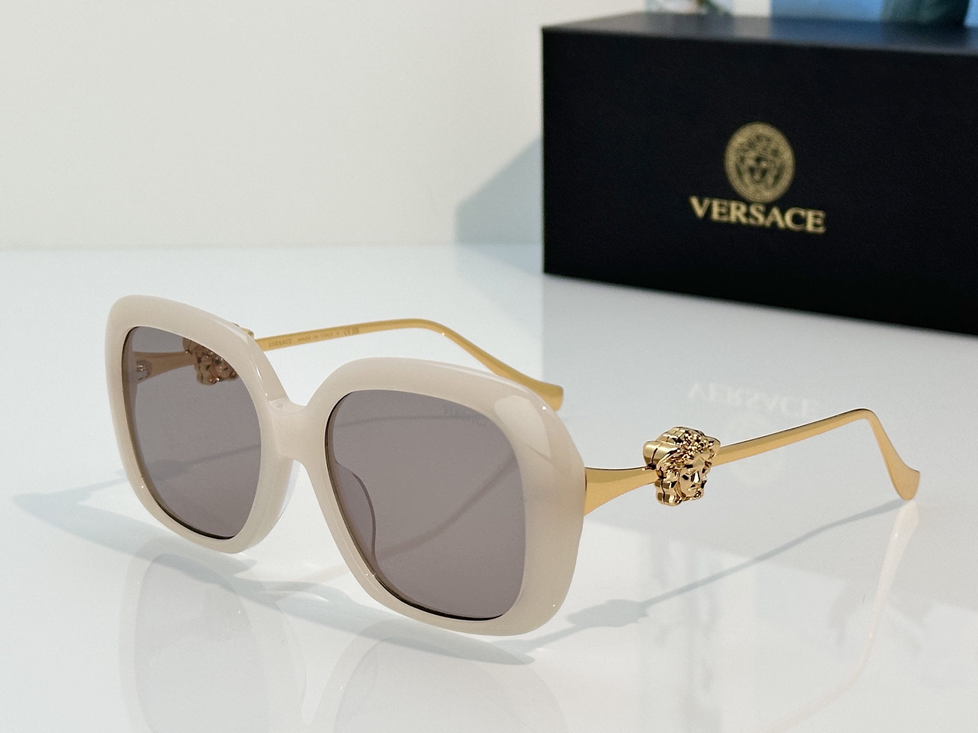 Designer Sunglasses VE1875