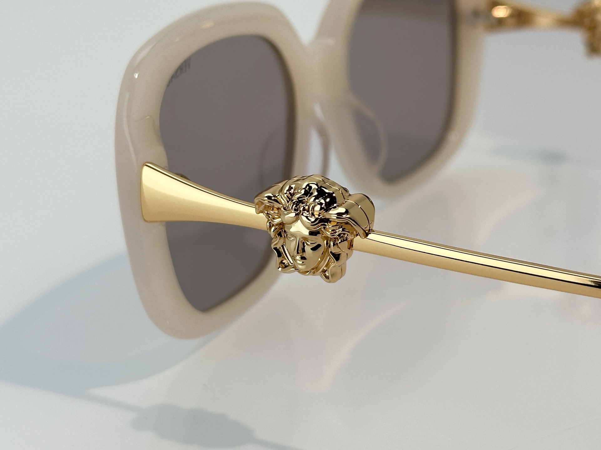Designer Sunglasses VE1875