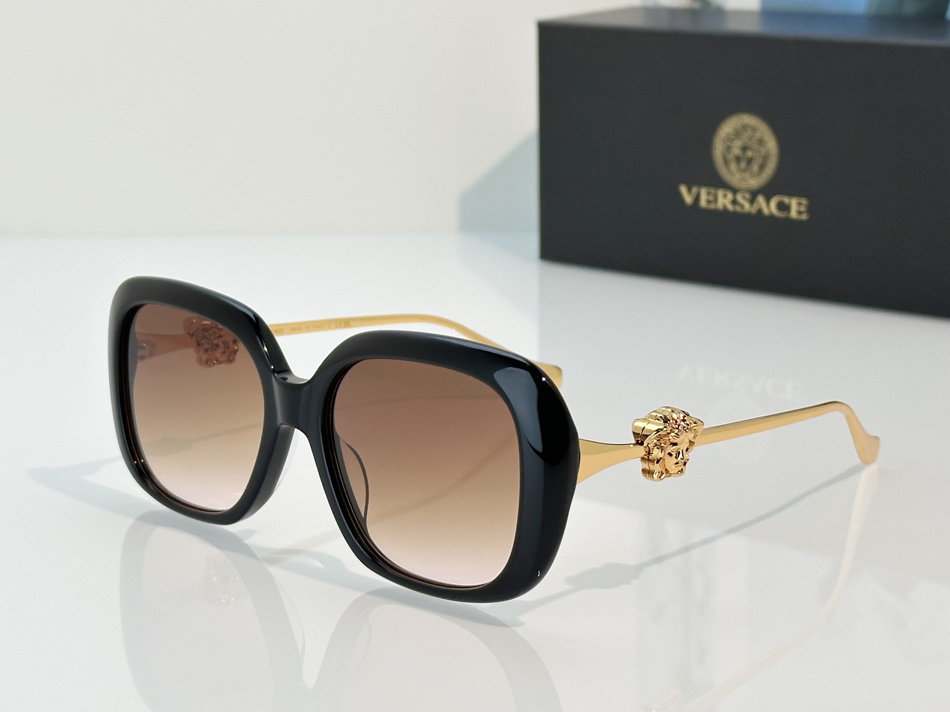 Designer Sunglasses VE1875
