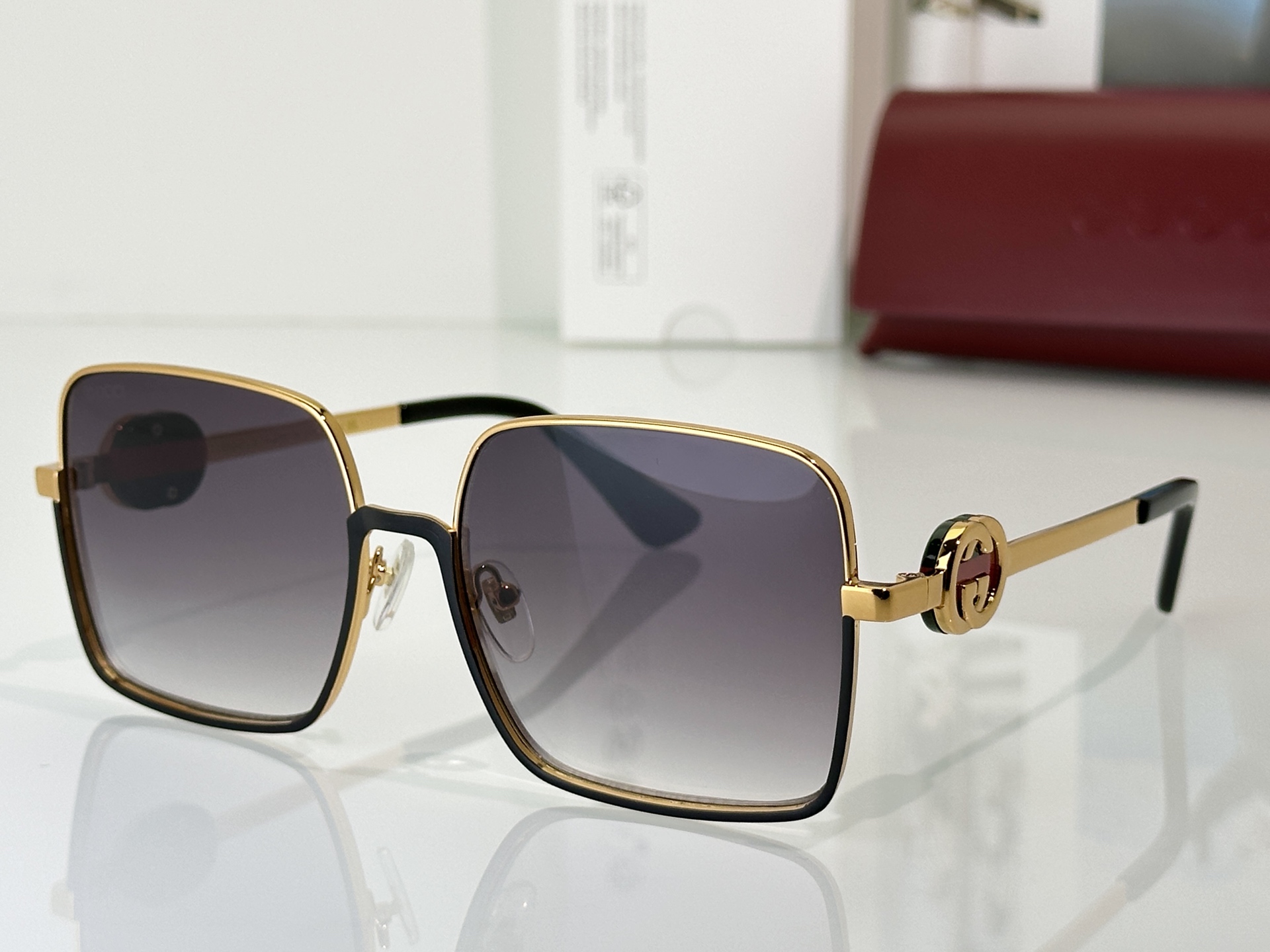 Gucci Sunglasses GG7235