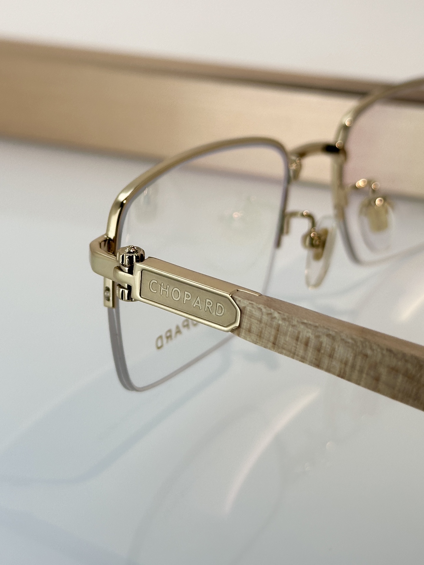 Designer Sunglasses VCHL39J
