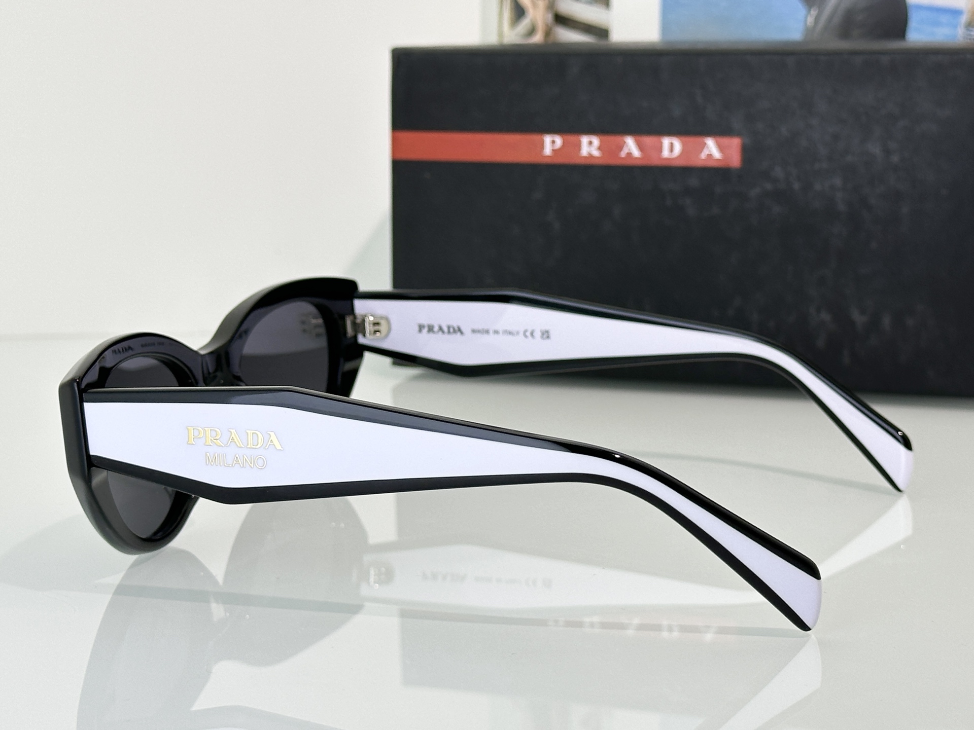Prada Sunglasses PR33S