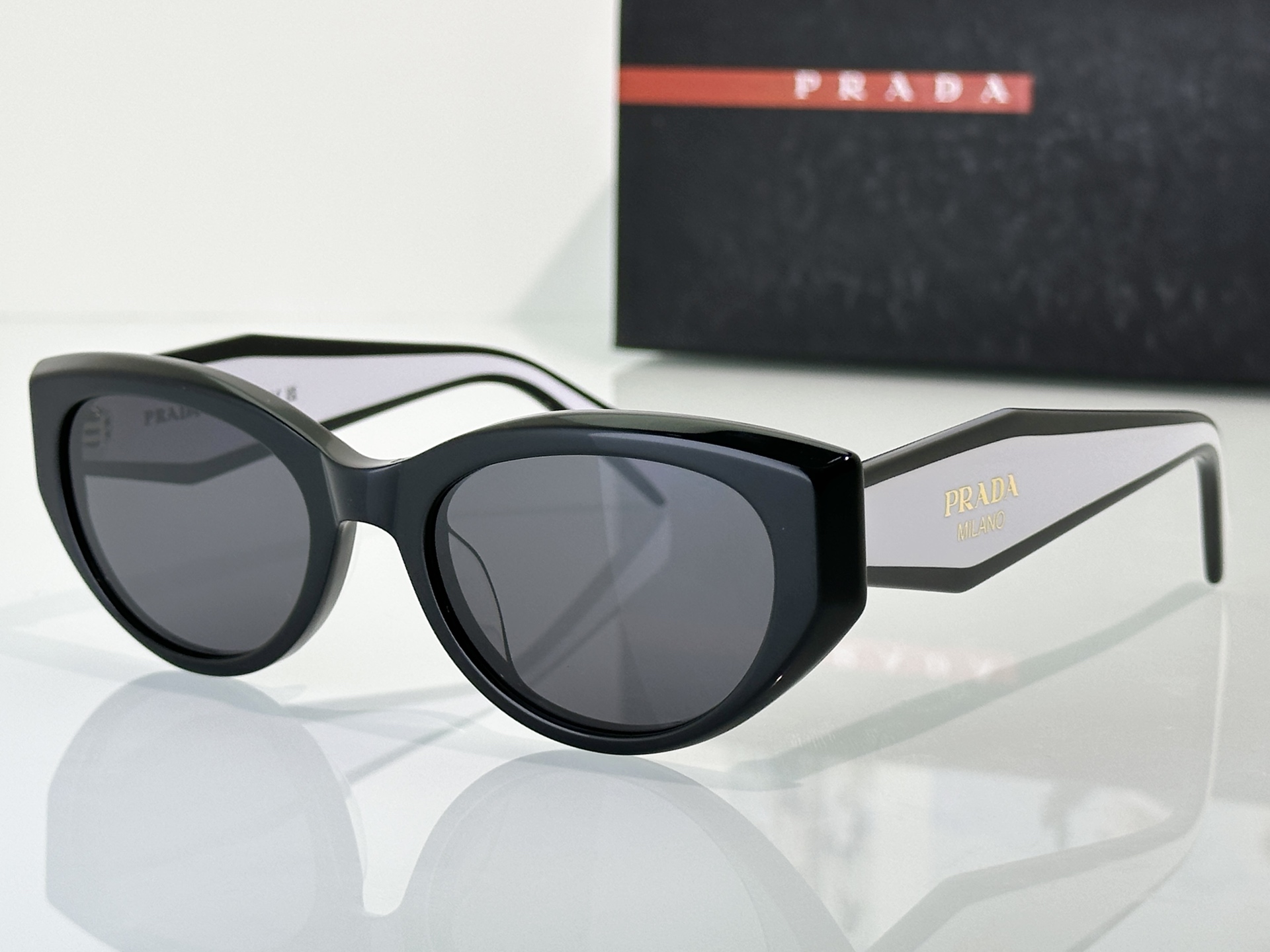 Prada Sunglasses PR33S