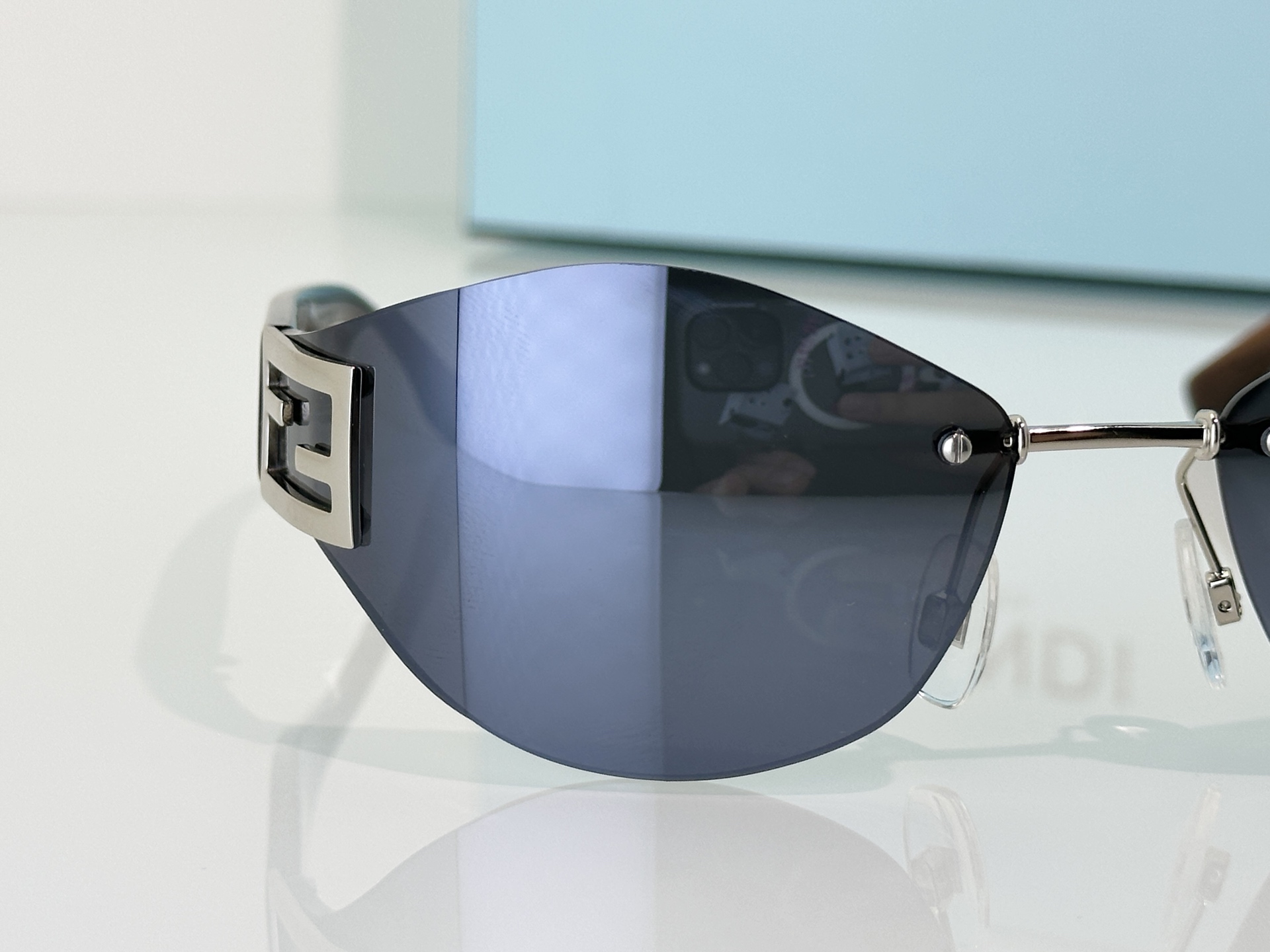 Fendi Sunglasses FE40159U